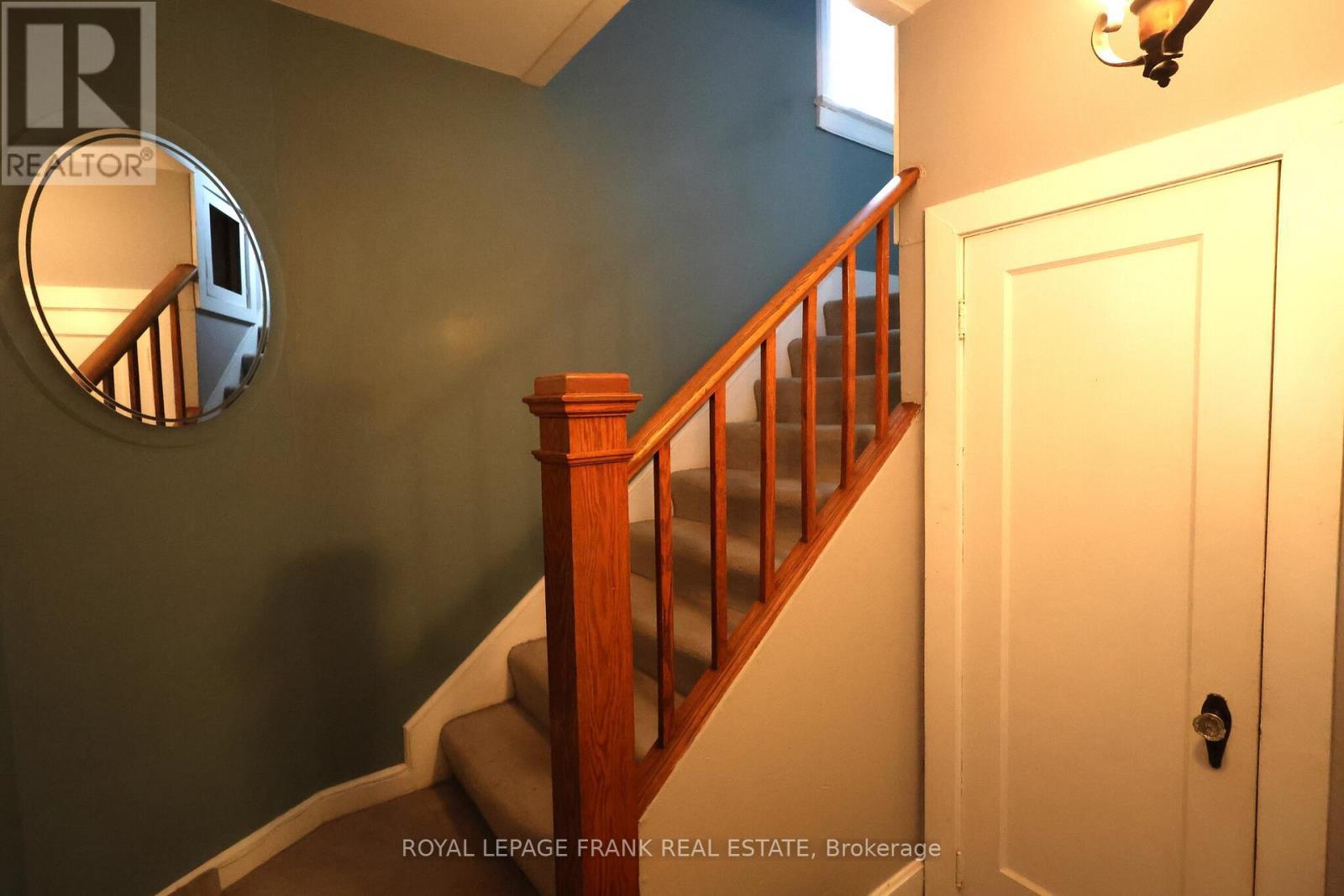 












294 PARKHILL ROAD W

,
Peterborough (Northcrest Ward 5),




Ontario
K9H3H7

