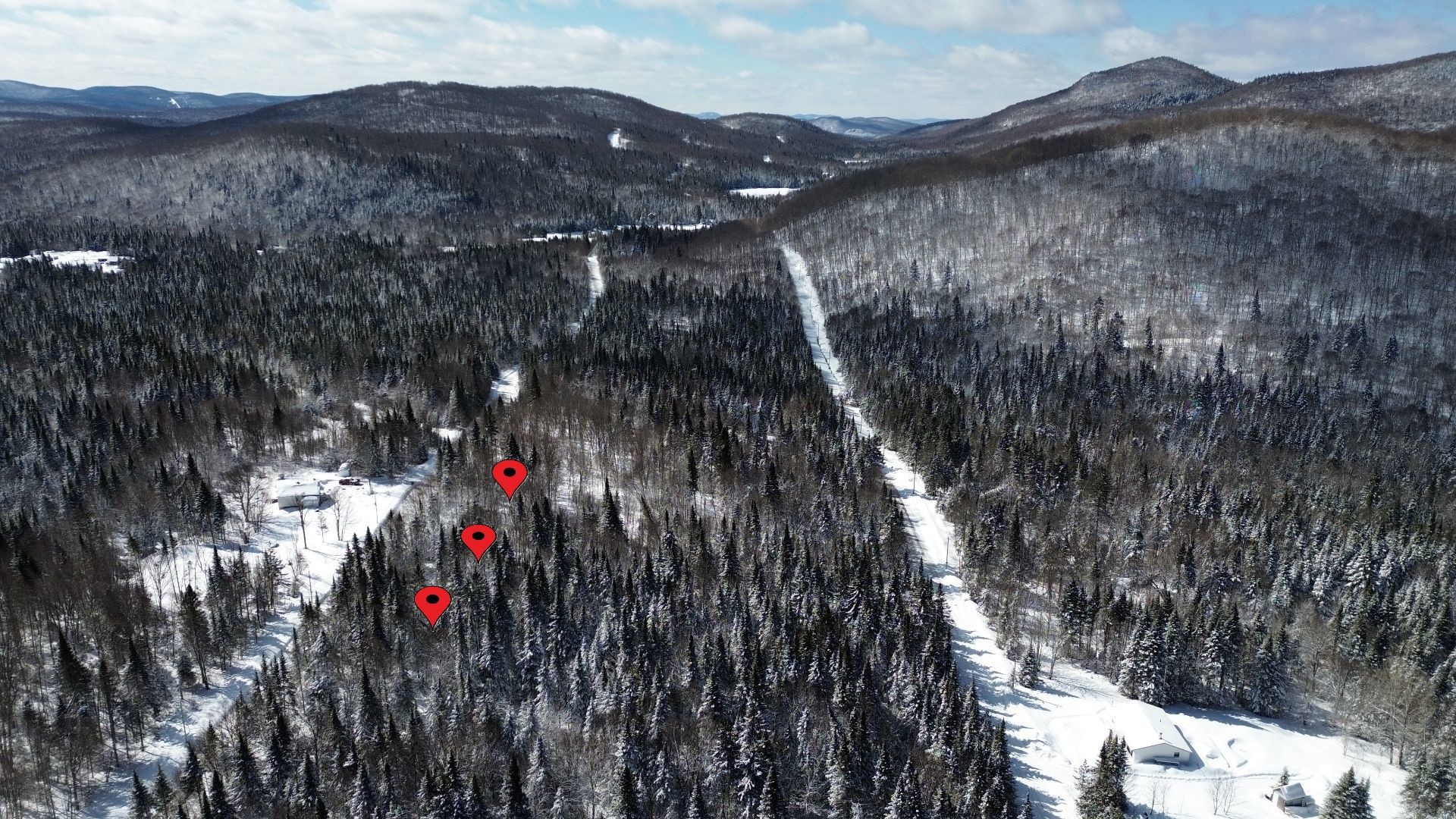 












Ch. Val-Mont

,
Val-des-Lacs,







QC
J0T2P0

