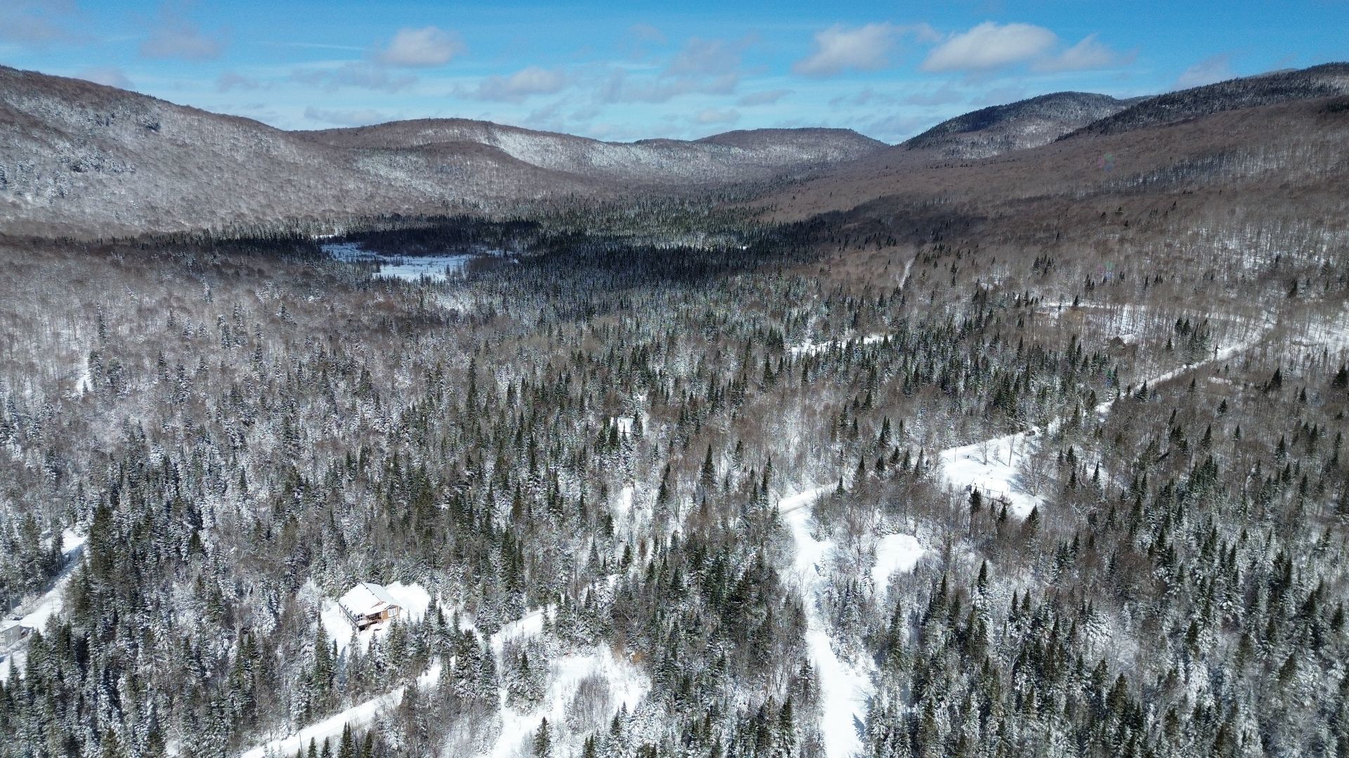 












Ch. Val-Mont

,
Val-des-Lacs,







QC
J0T2P0

