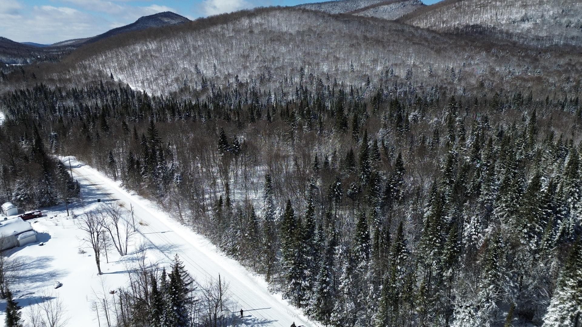 












Ch. Val-Mont

,
Val-des-Lacs,







QC
J0T2P0

