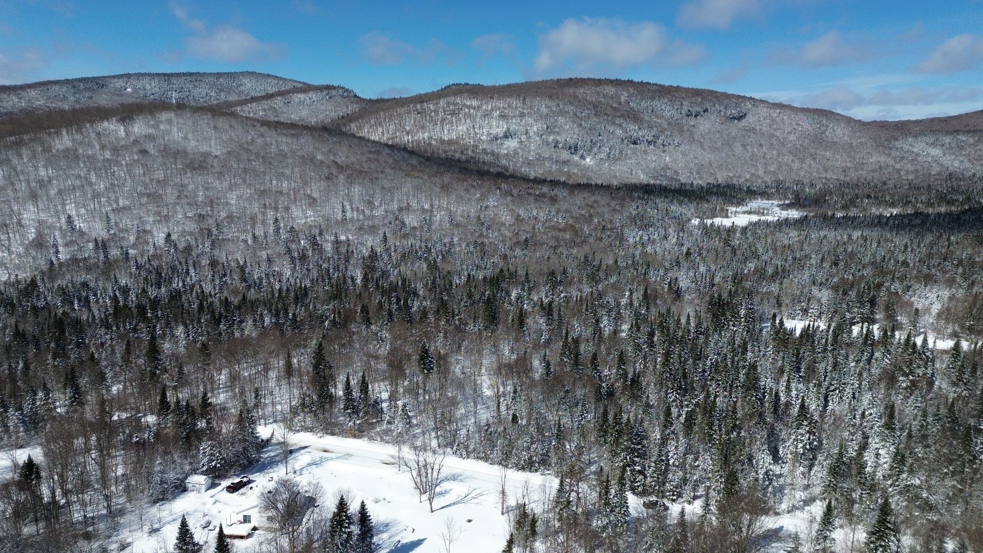 












Ch. Val-Mont

,
Val-des-Lacs,







QC
J0T2P0

