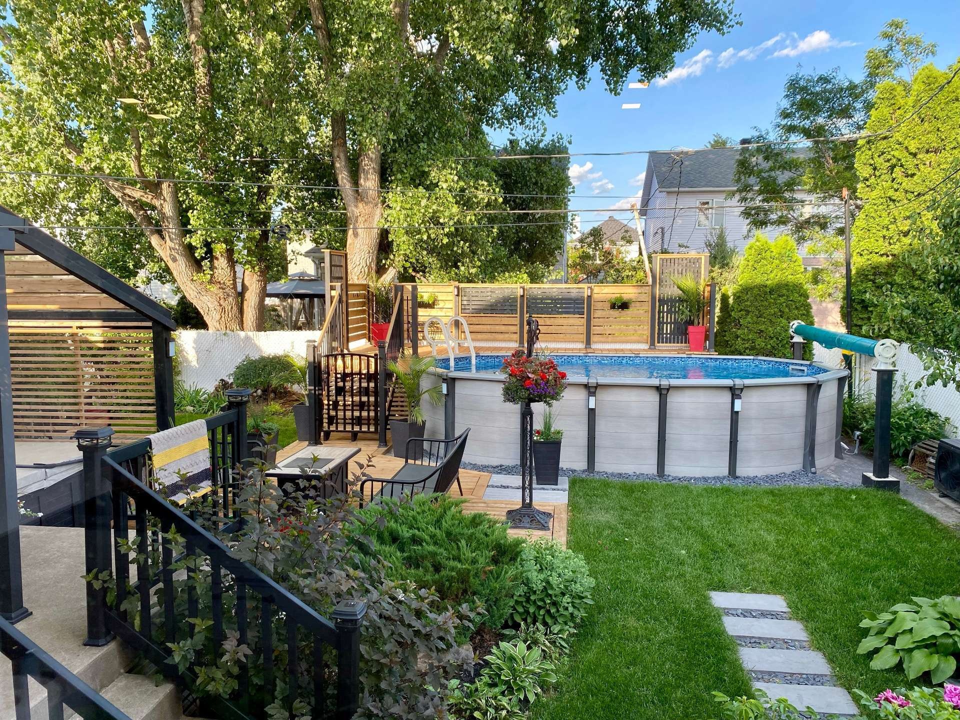 









1246


Rue des Mélèzes

,
Longueuil (Saint-Hubert),




QC
J3Y8S8


