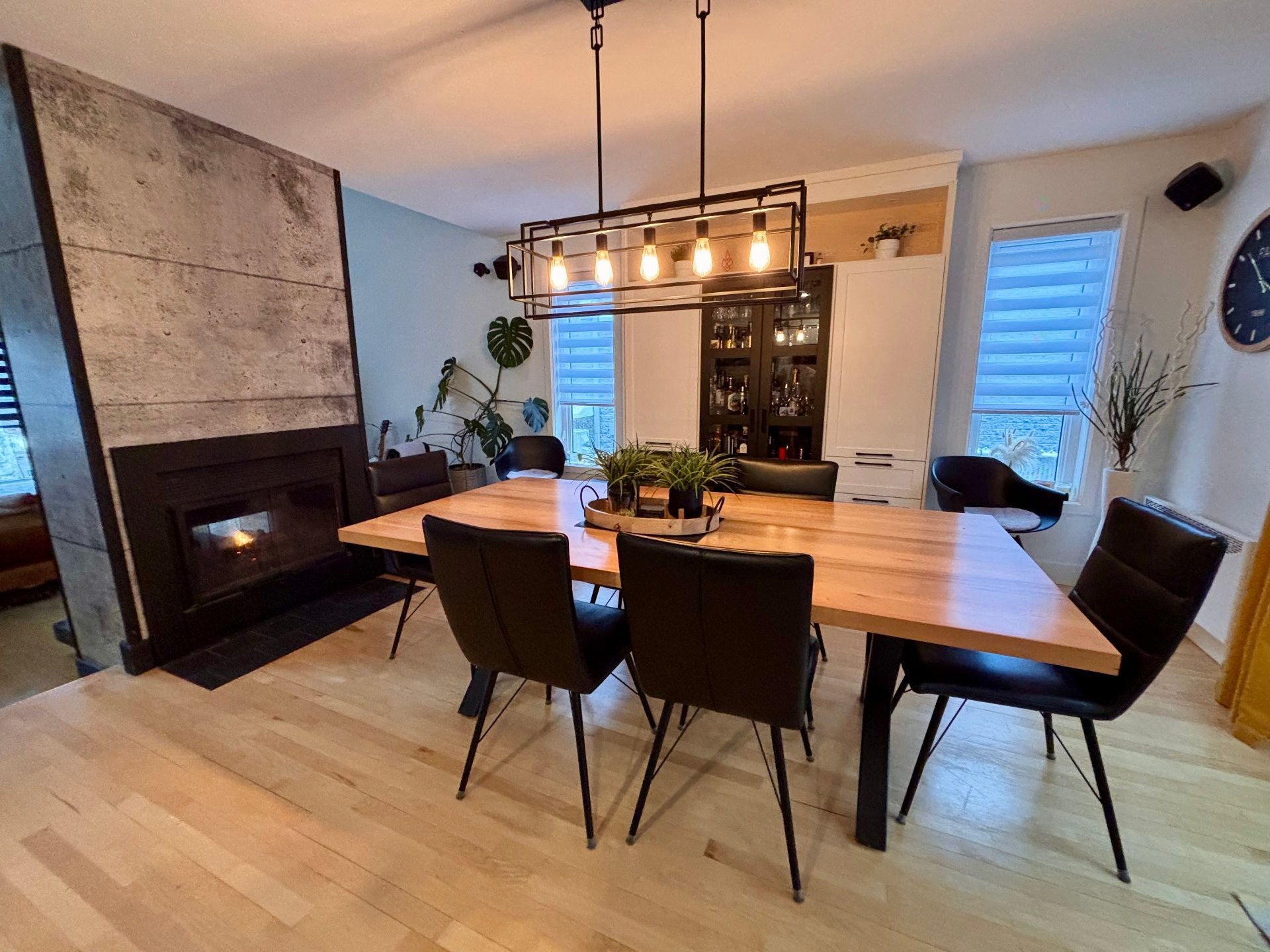 









1246


Rue des Mélèzes

,
Longueuil (Saint-Hubert),




QC
J3Y8S8

