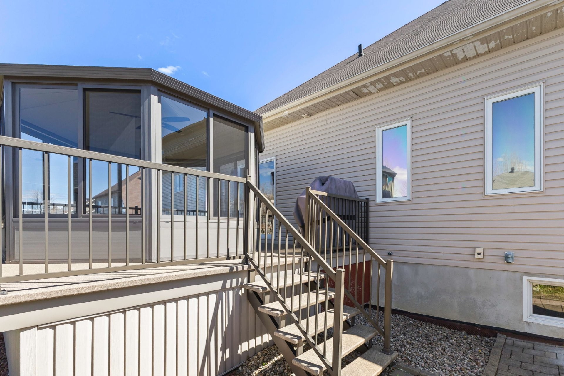 









79


Rue Jean-Louis-Morin

,
Gatineau (Aylmer),




QC
J9J0N5

