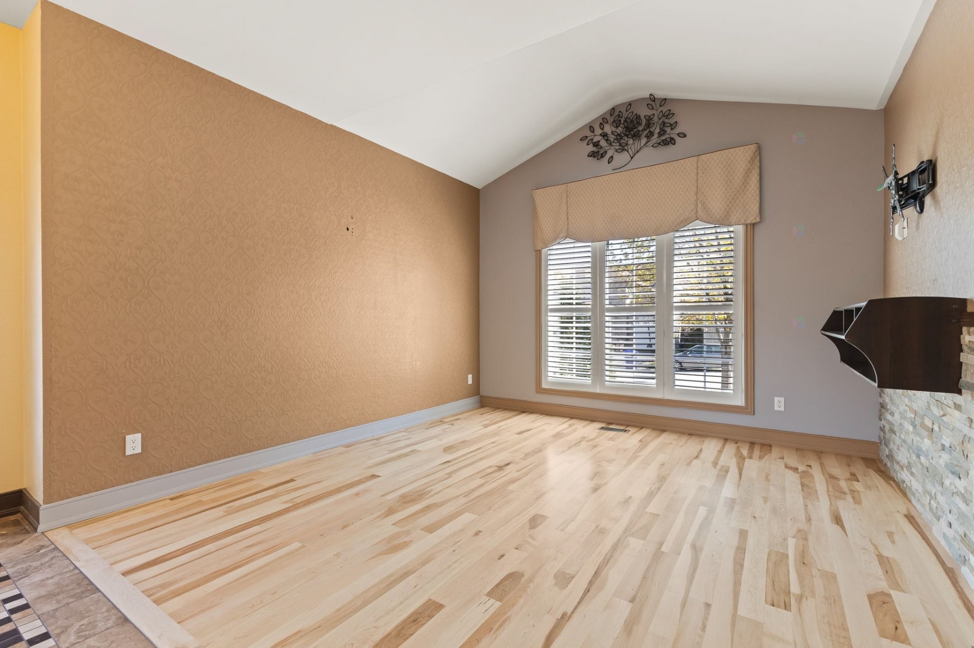 









79


Rue Jean-Louis-Morin

,
Gatineau (Aylmer),




QC
J9J0N5

