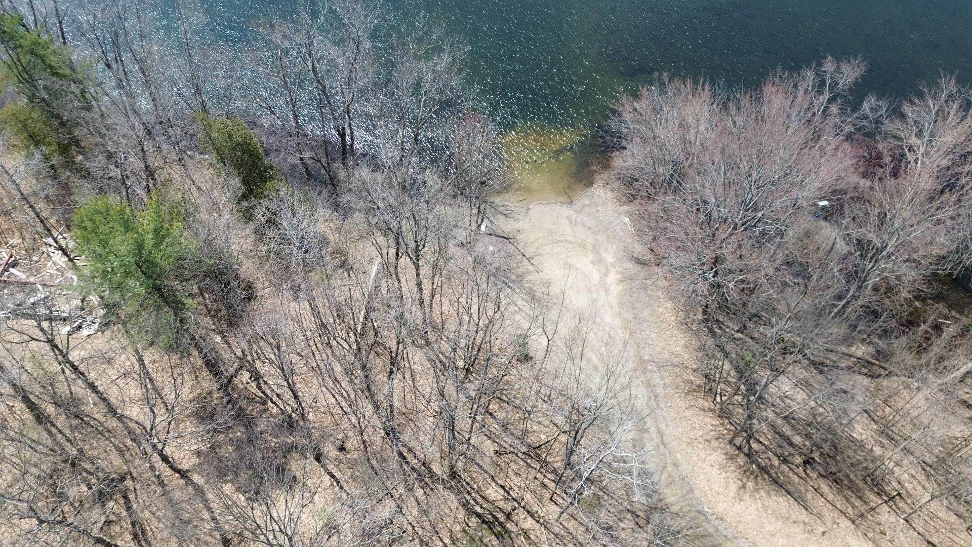 









27


Ch. de la Lyrique

,
Val-des-Monts,







QC
J8N5B3

