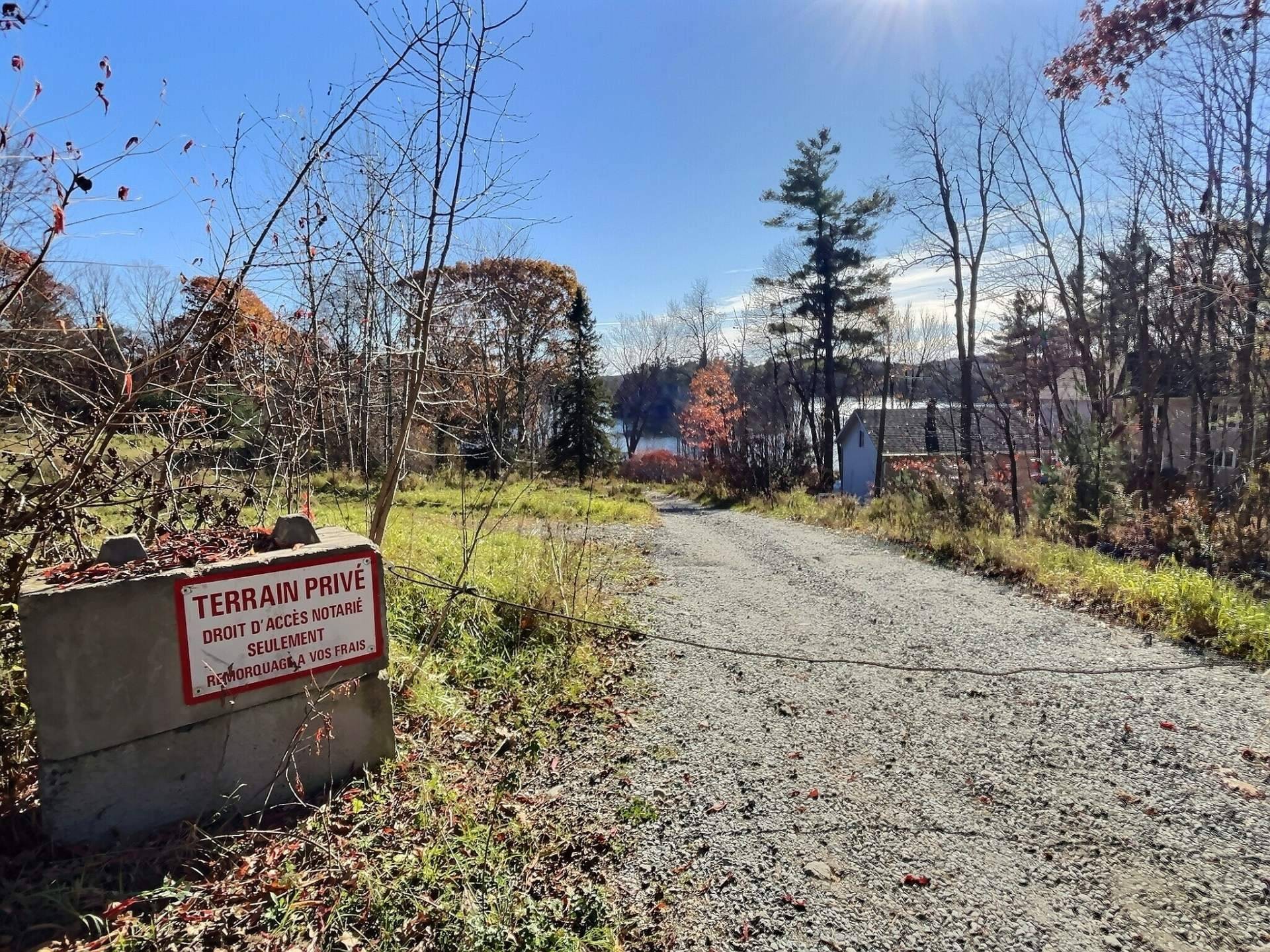 









27


Ch. de la Lyrique

,
Val-des-Monts,







QC
J8N5B3

