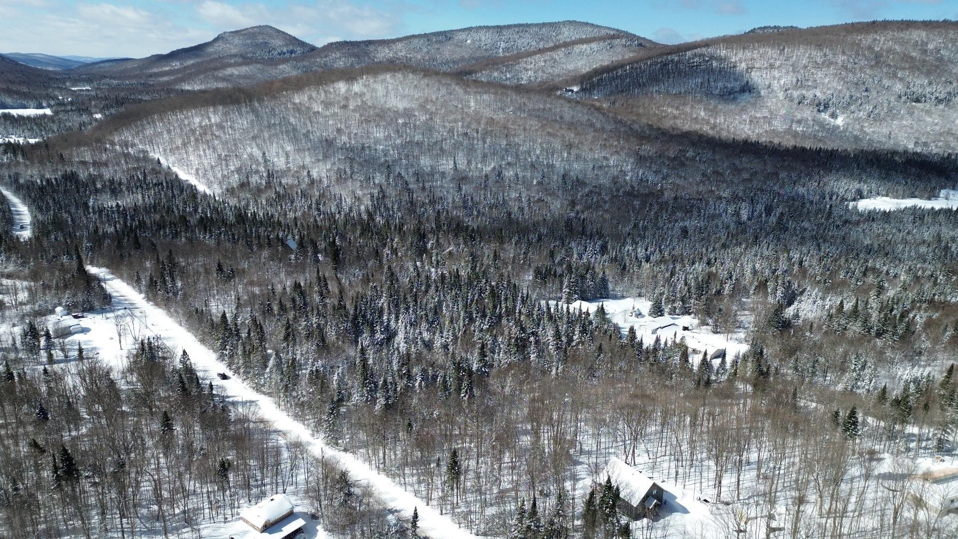 












Ch. Val-Mont

,
Val-des-Lacs,







QC
J0T2P0

