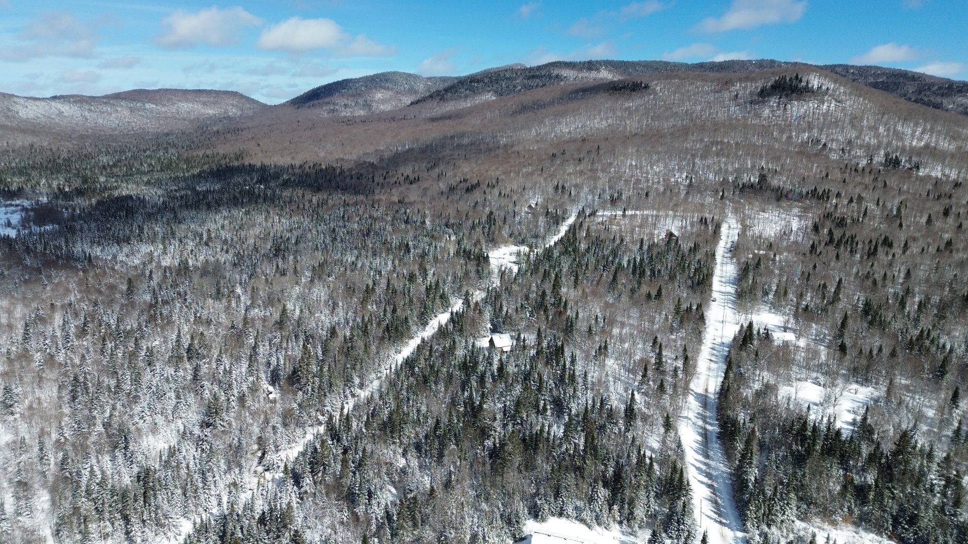 












Ch. Val-Mont

,
Val-des-Lacs,







QC
J0T2P0

