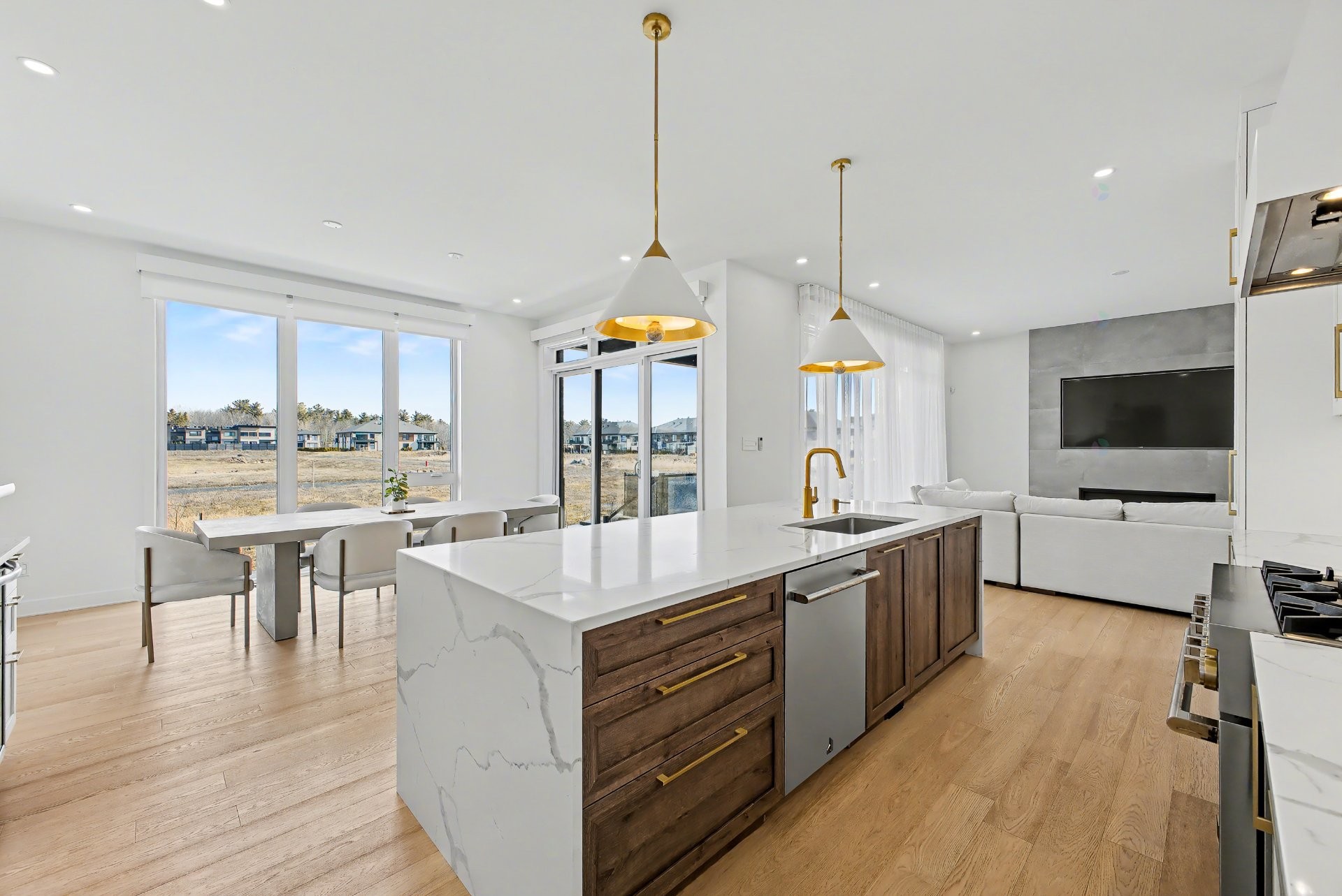 









283


Rue de l'Aigle

,
Carignan,




QC
J3L7C3

