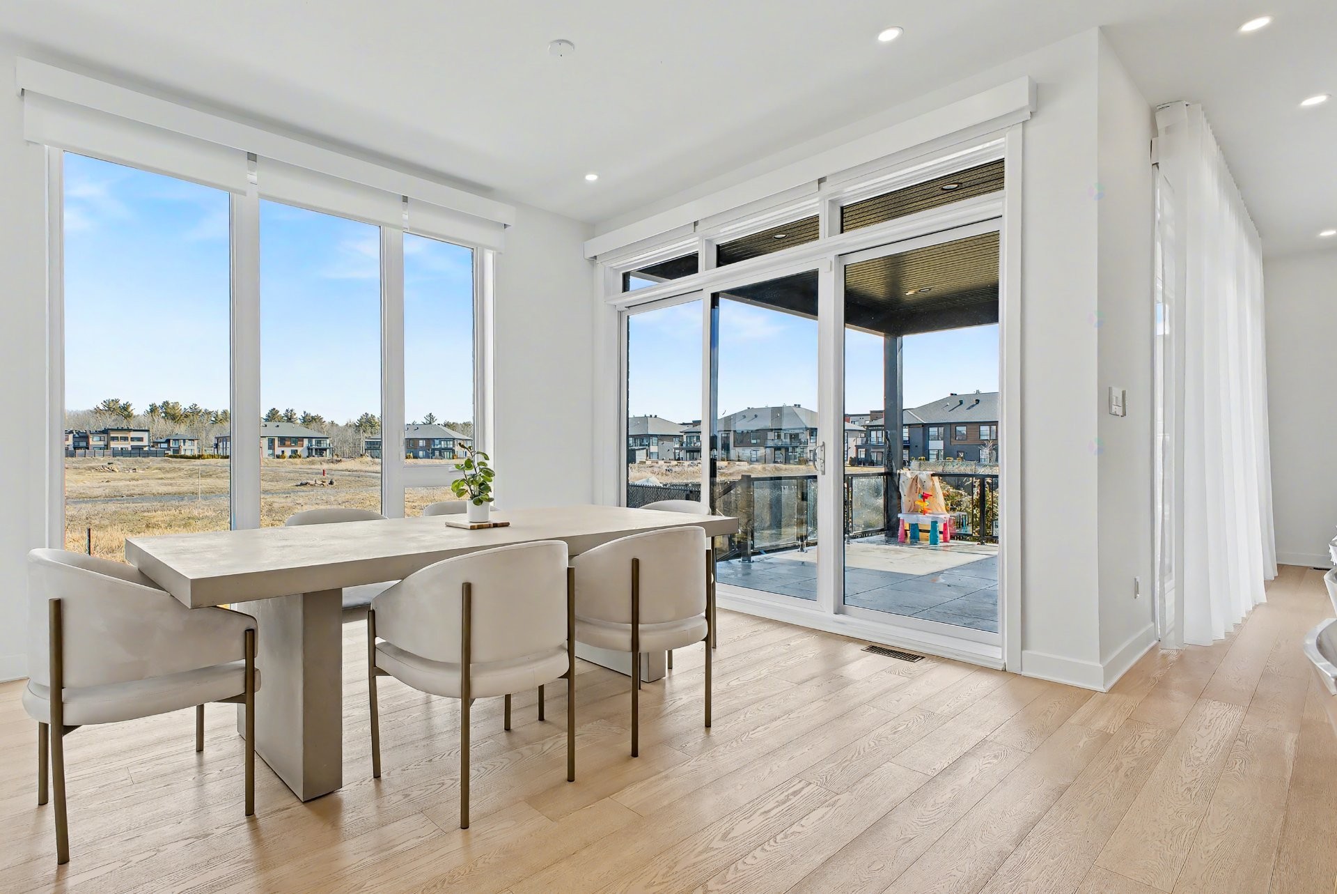 









283


Rue de l'Aigle

,
Carignan,




QC
J3L7C3

