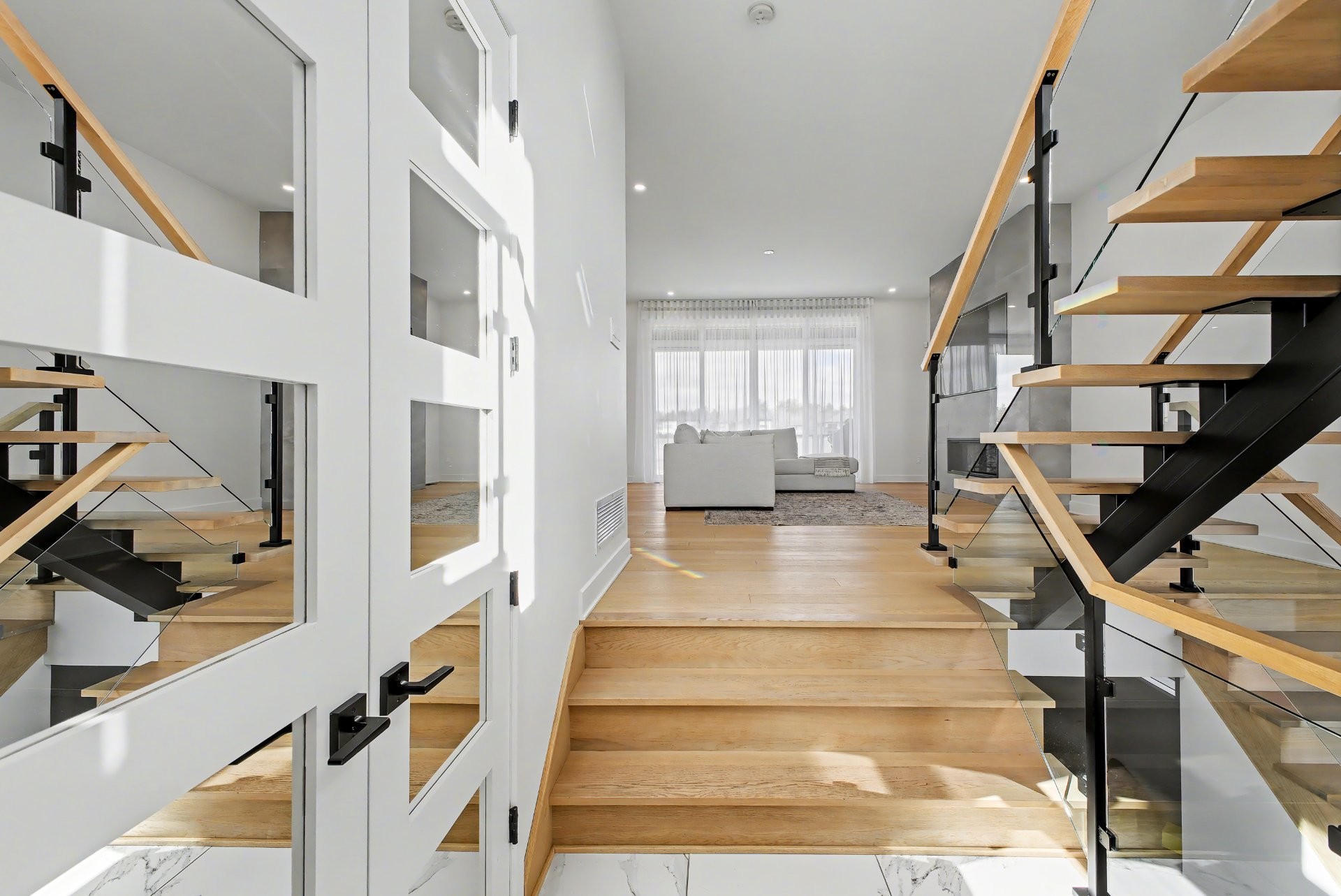 









283


Rue de l'Aigle

,
Carignan,




QC
J3L7C3

