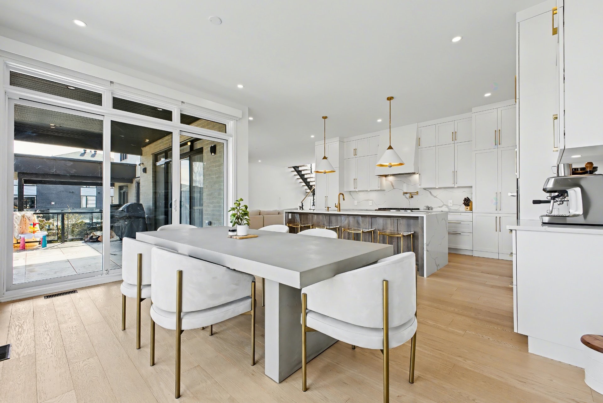 









283


Rue de l'Aigle

,
Carignan,




QC
J3L7C3

