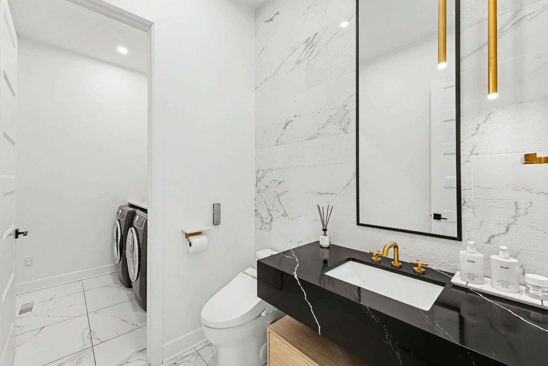 









283


Rue de l'Aigle

,
Carignan,




QC
J3L7C3

