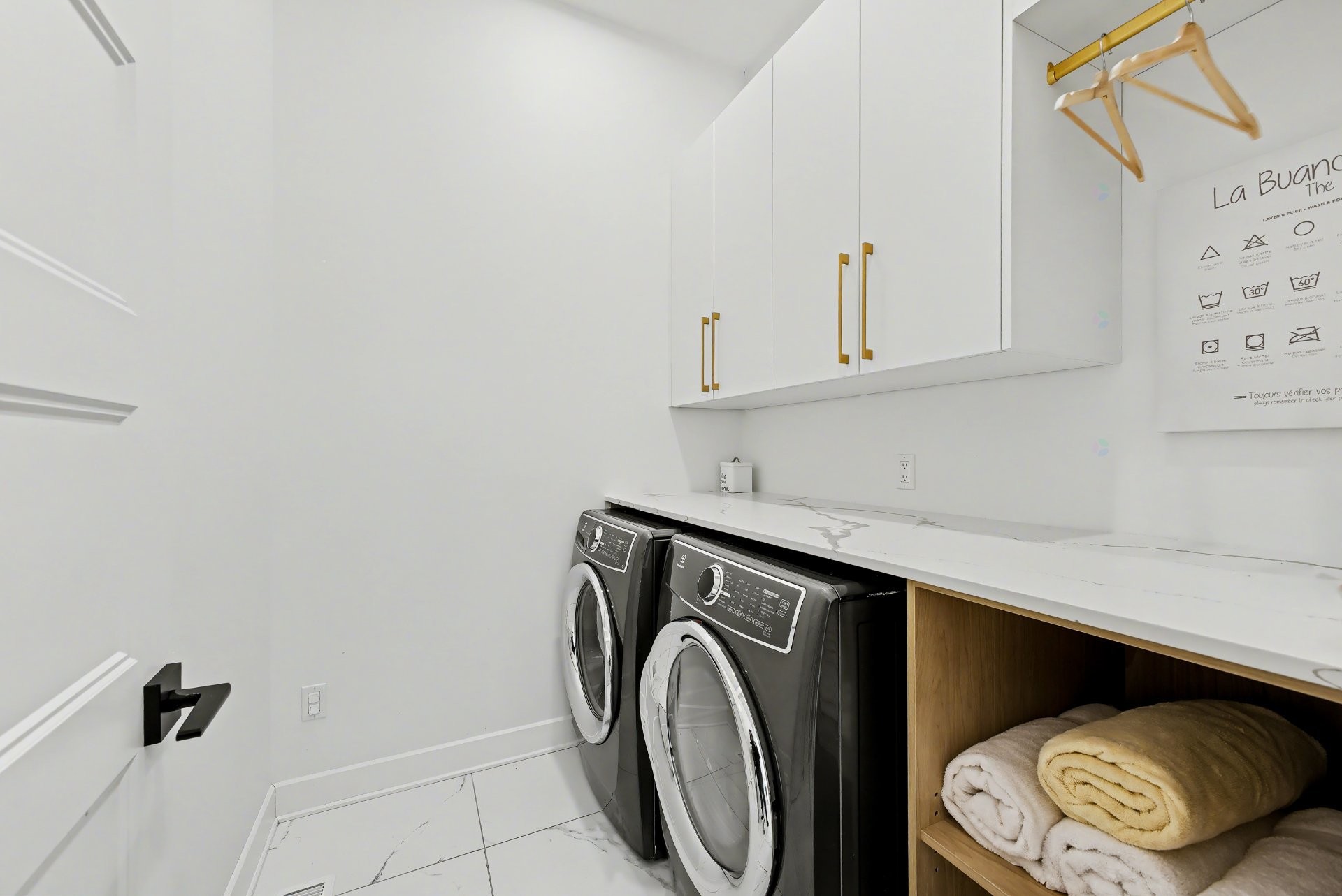 









283


Rue de l'Aigle

,
Carignan,




QC
J3L7C3

