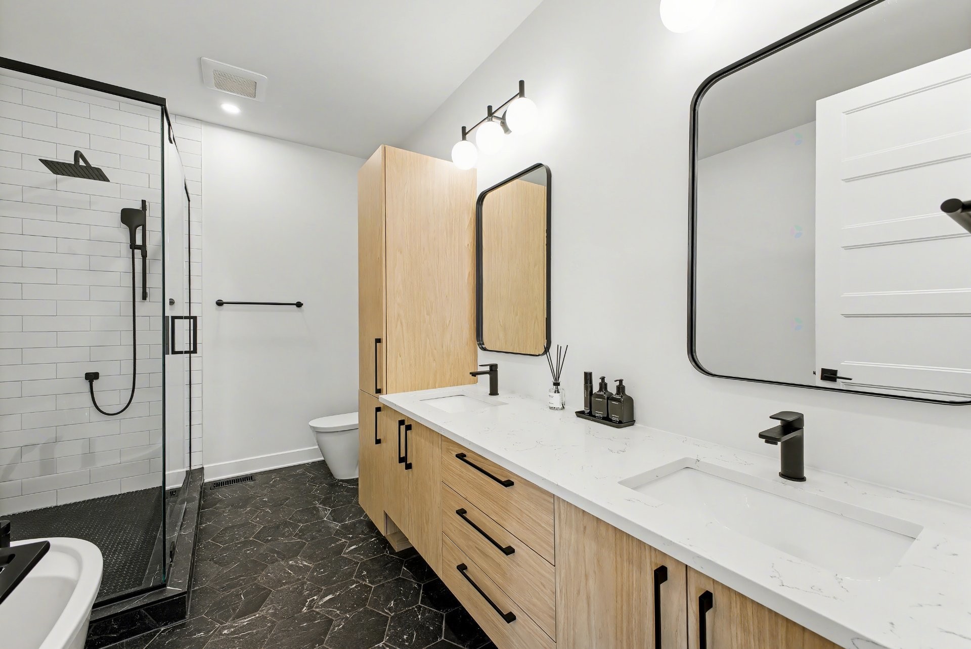 









283


Rue de l'Aigle

,
Carignan,




QC
J3L7C3

