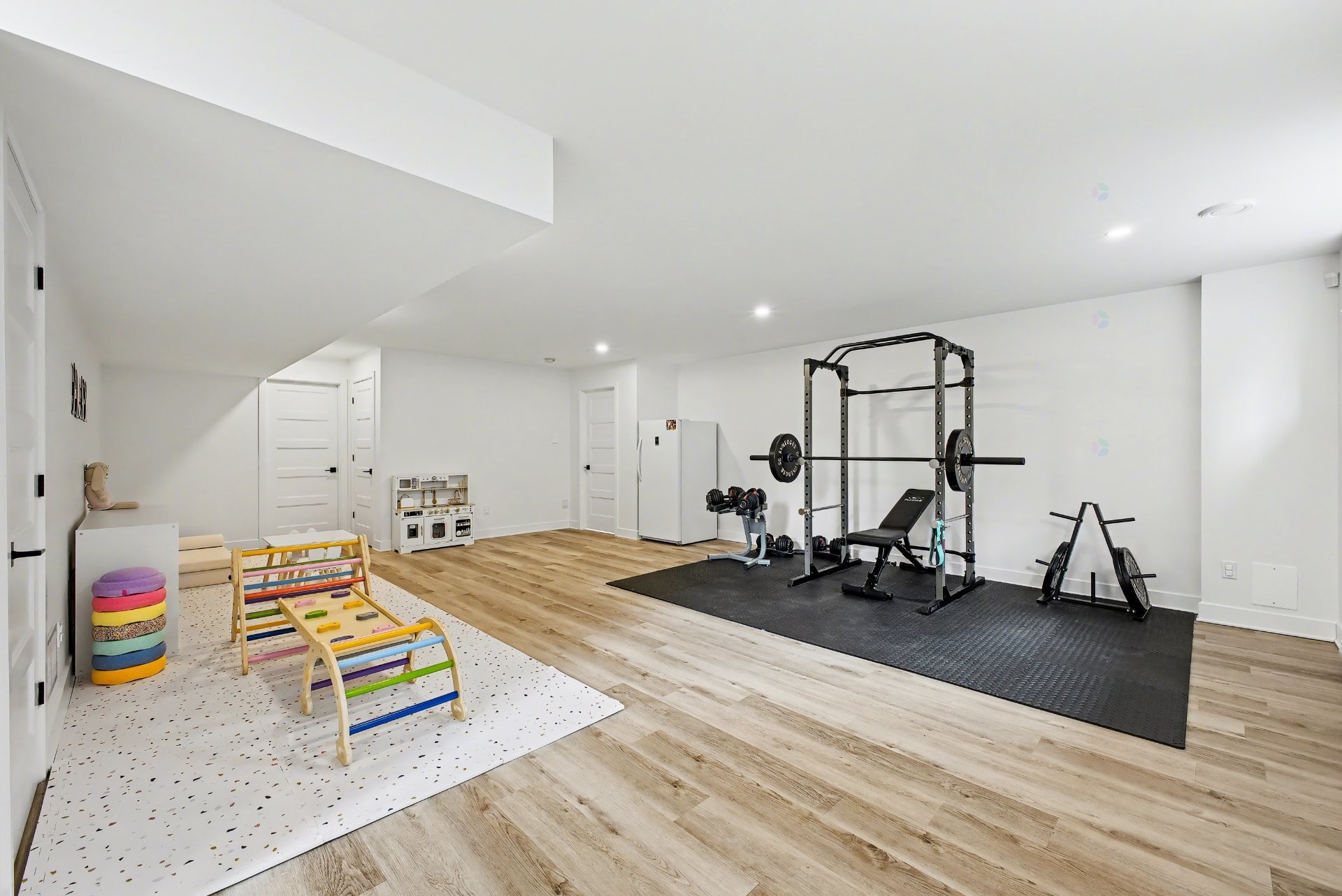 









283


Rue de l'Aigle

,
Carignan,




QC
J3L7C3

