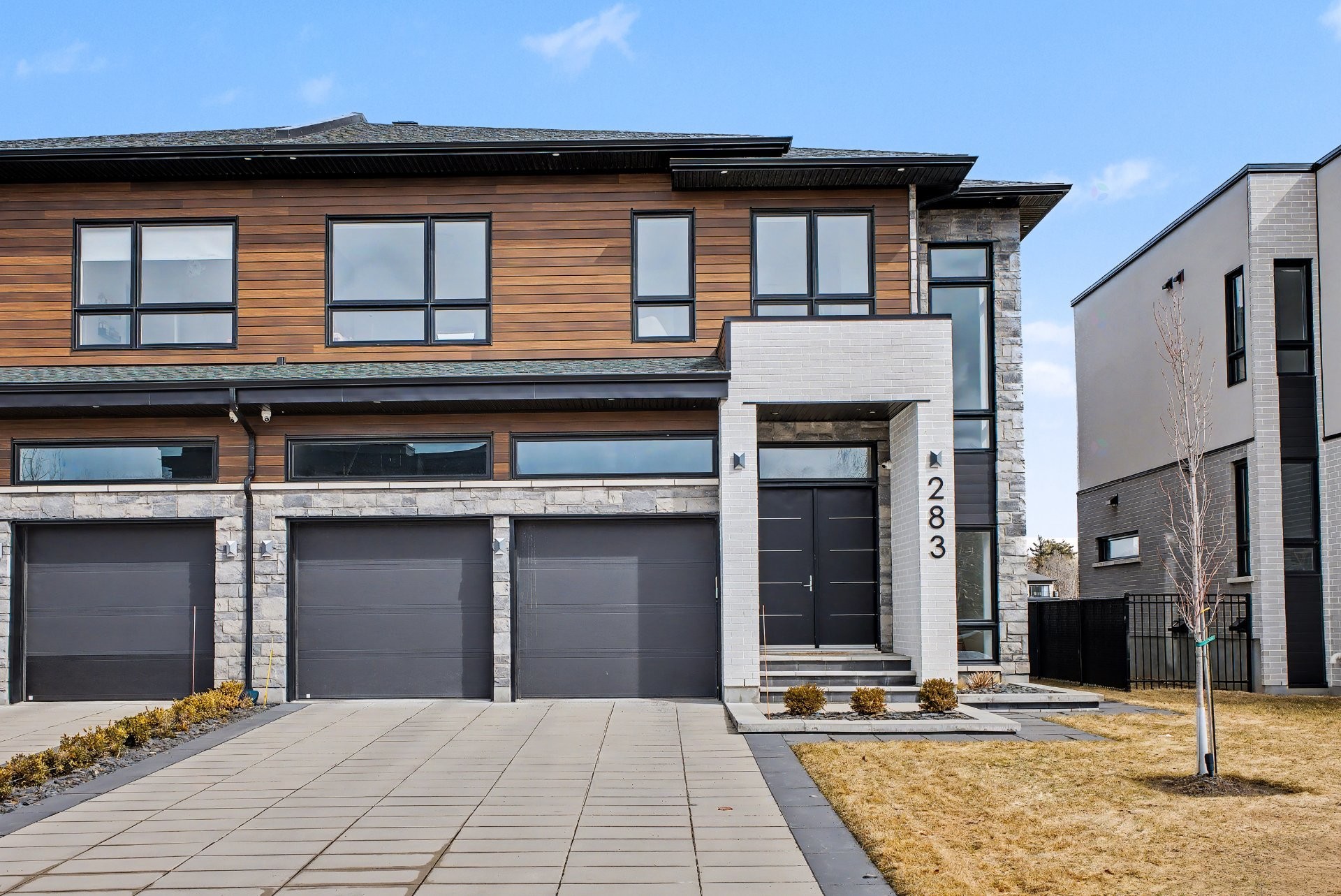 









283


Rue de l'Aigle

,
Carignan,




QC
J3L7C3

