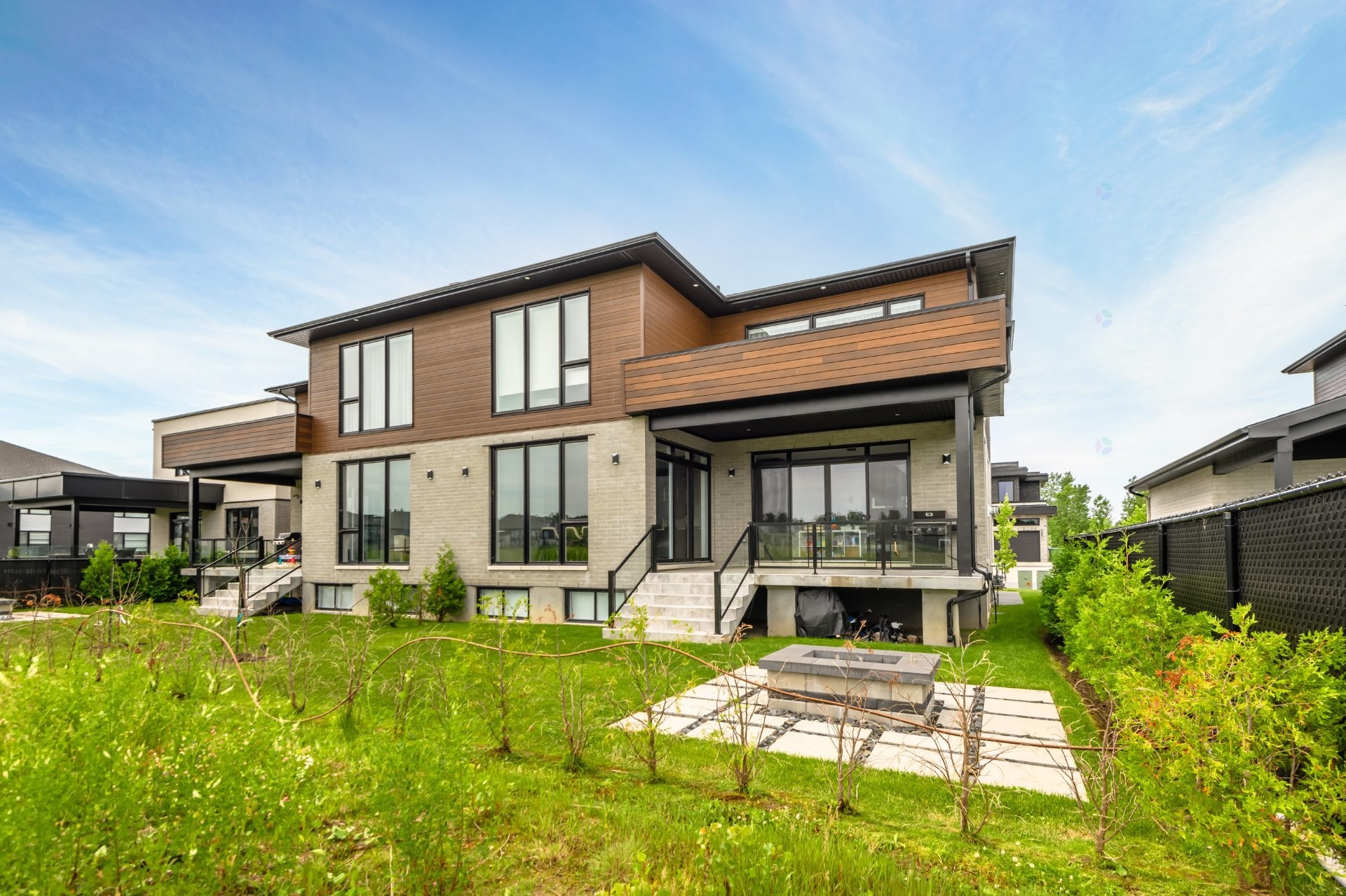 









283


Rue de l'Aigle

,
Carignan,




QC
J3L7C3

