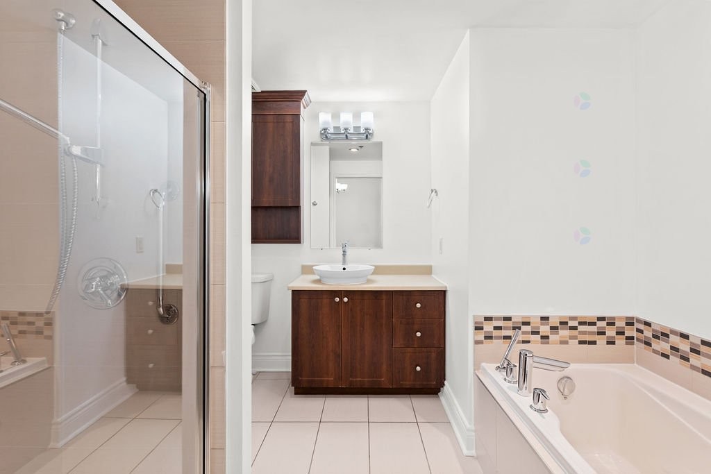 









25


Prom. des Îles

, 624,
Laval (Chomedey),




QC
H7W0A1

