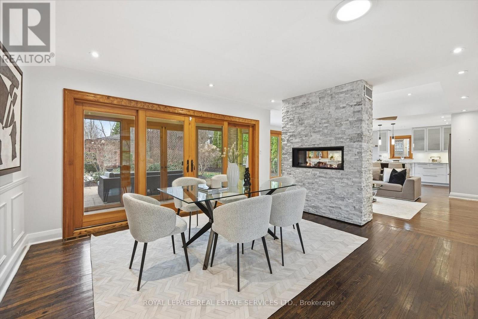 












108 LLOYMINN AVENUE

,
Hamilton,




Ontario
L9G1H6

