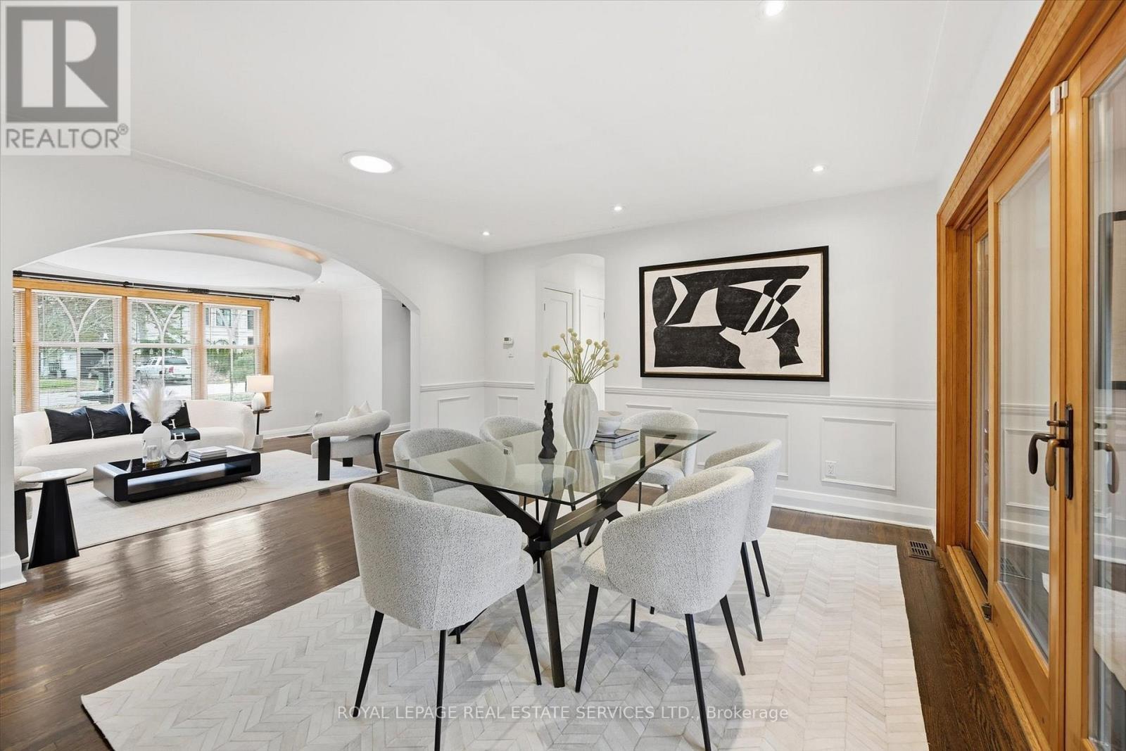 












108 LLOYMINN AVENUE

,
Hamilton,




Ontario
L9G1H6

