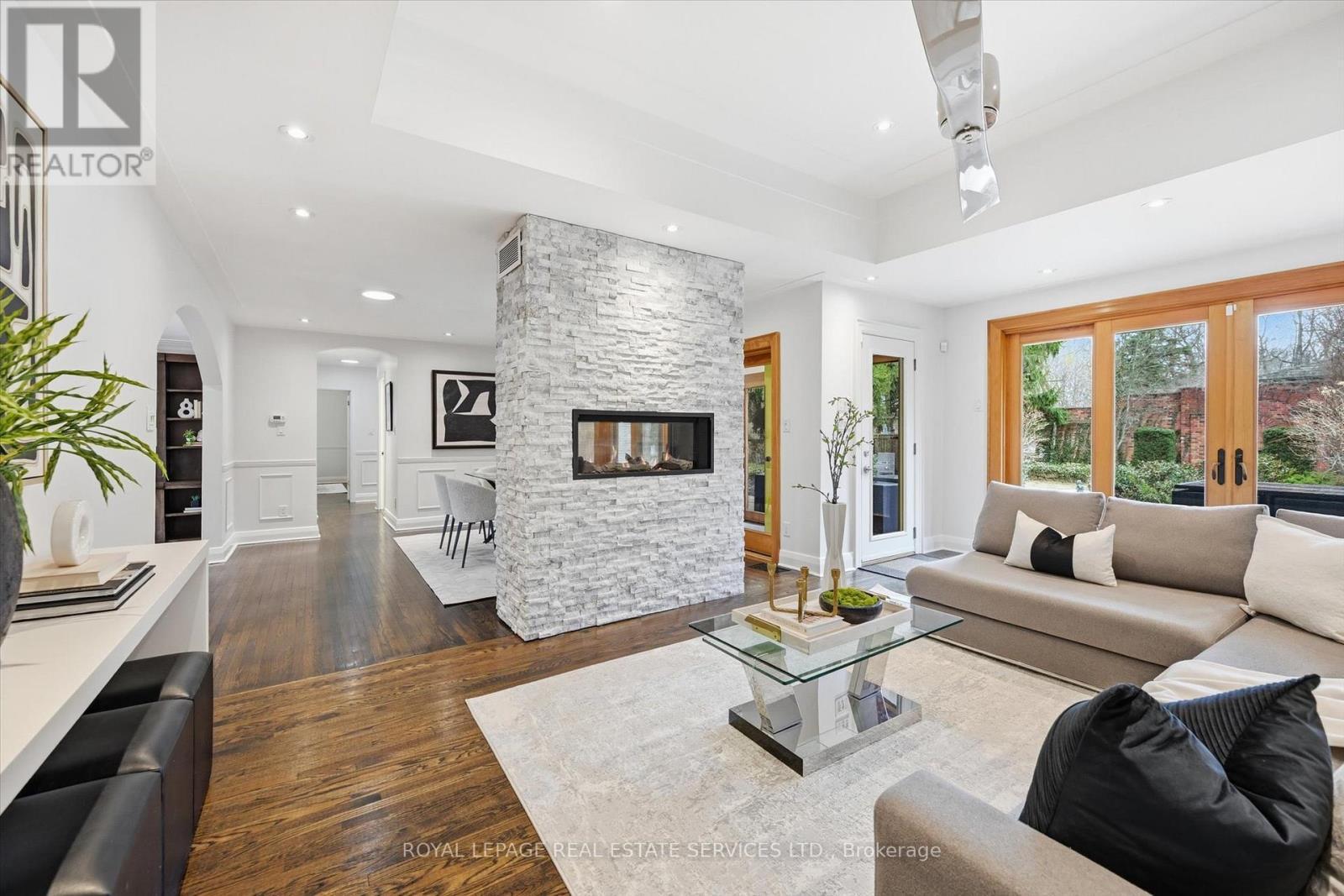 












108 LLOYMINN AVENUE

,
Hamilton,




Ontario
L9G1H6

