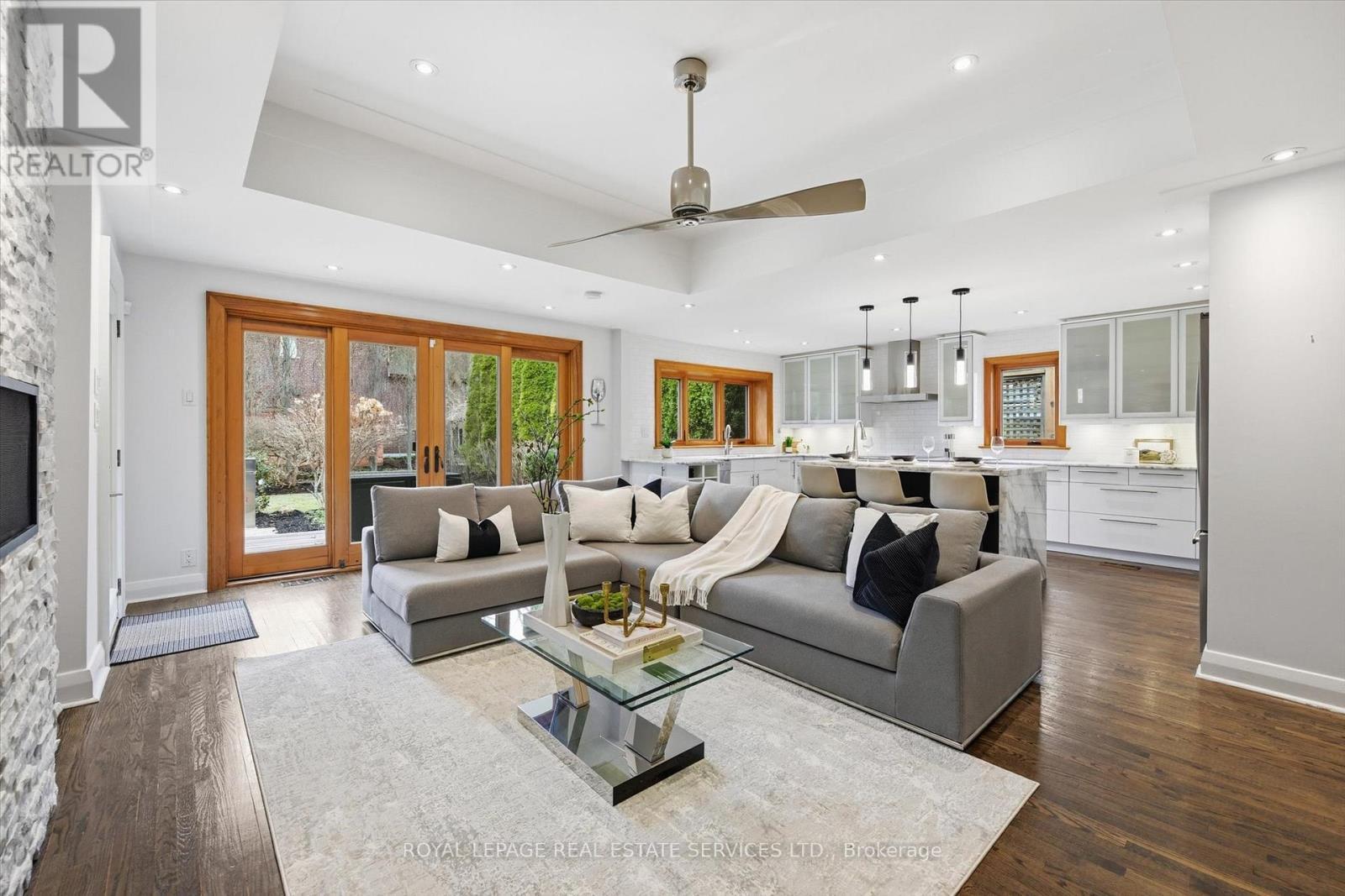 












108 LLOYMINN AVENUE

,
Hamilton,




Ontario
L9G1H6

