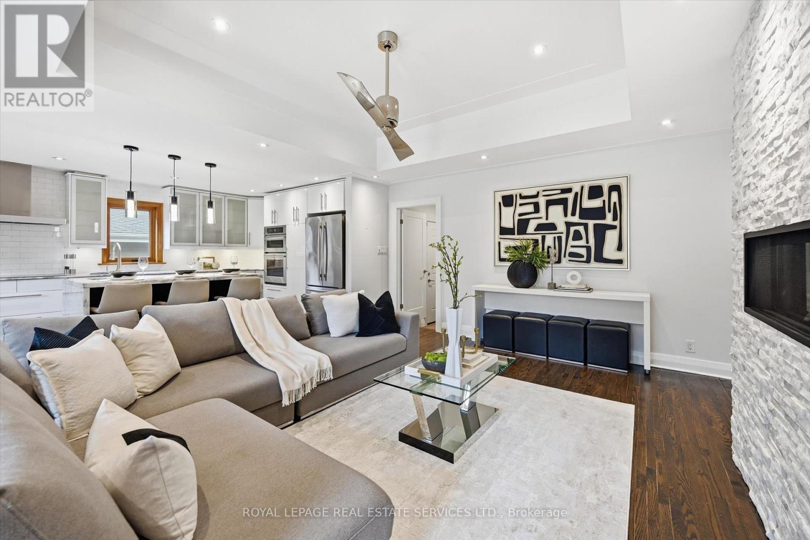 












108 LLOYMINN AVENUE

,
Hamilton,




Ontario
L9G1H6

