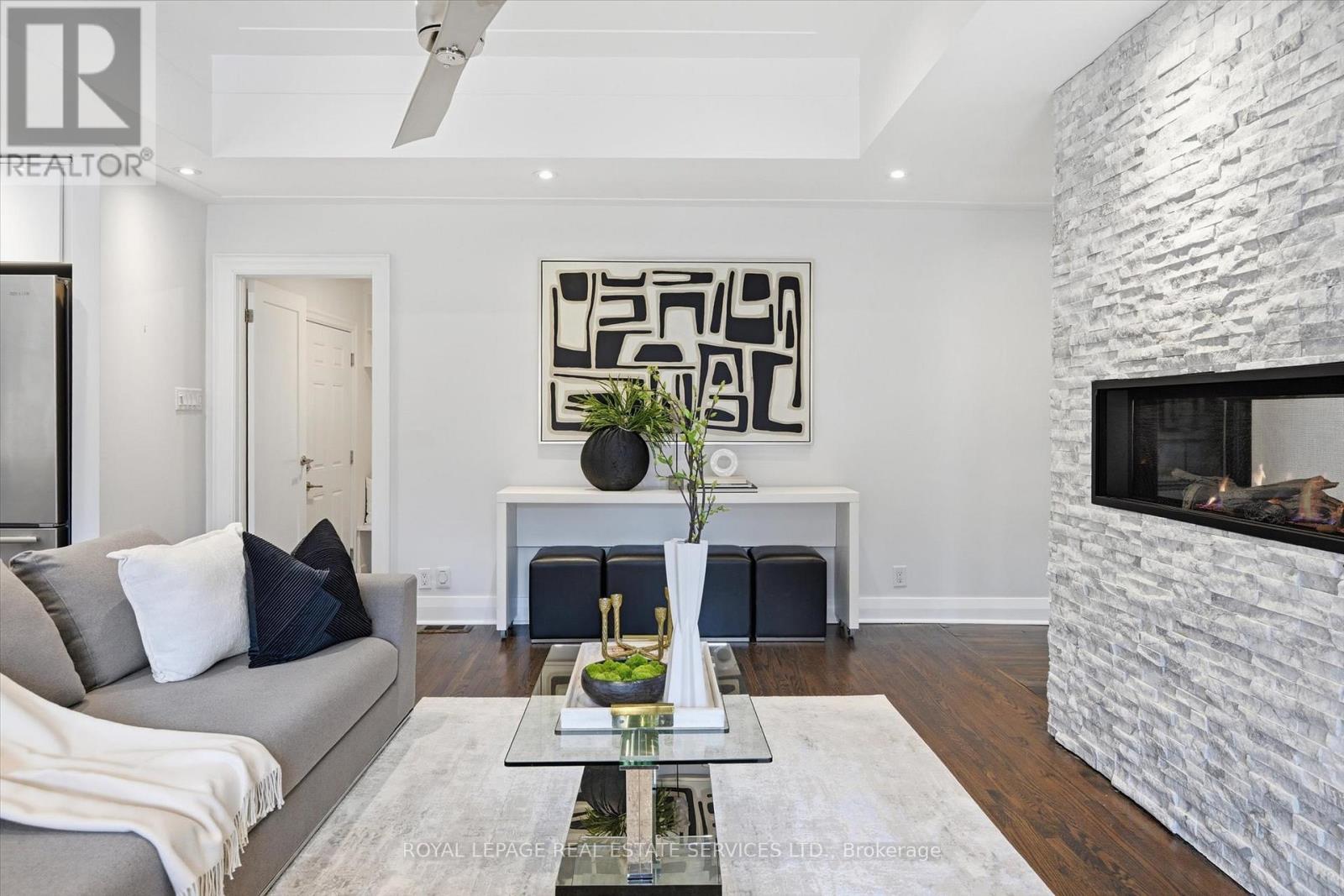 












108 LLOYMINN AVENUE

,
Hamilton,




Ontario
L9G1H6

