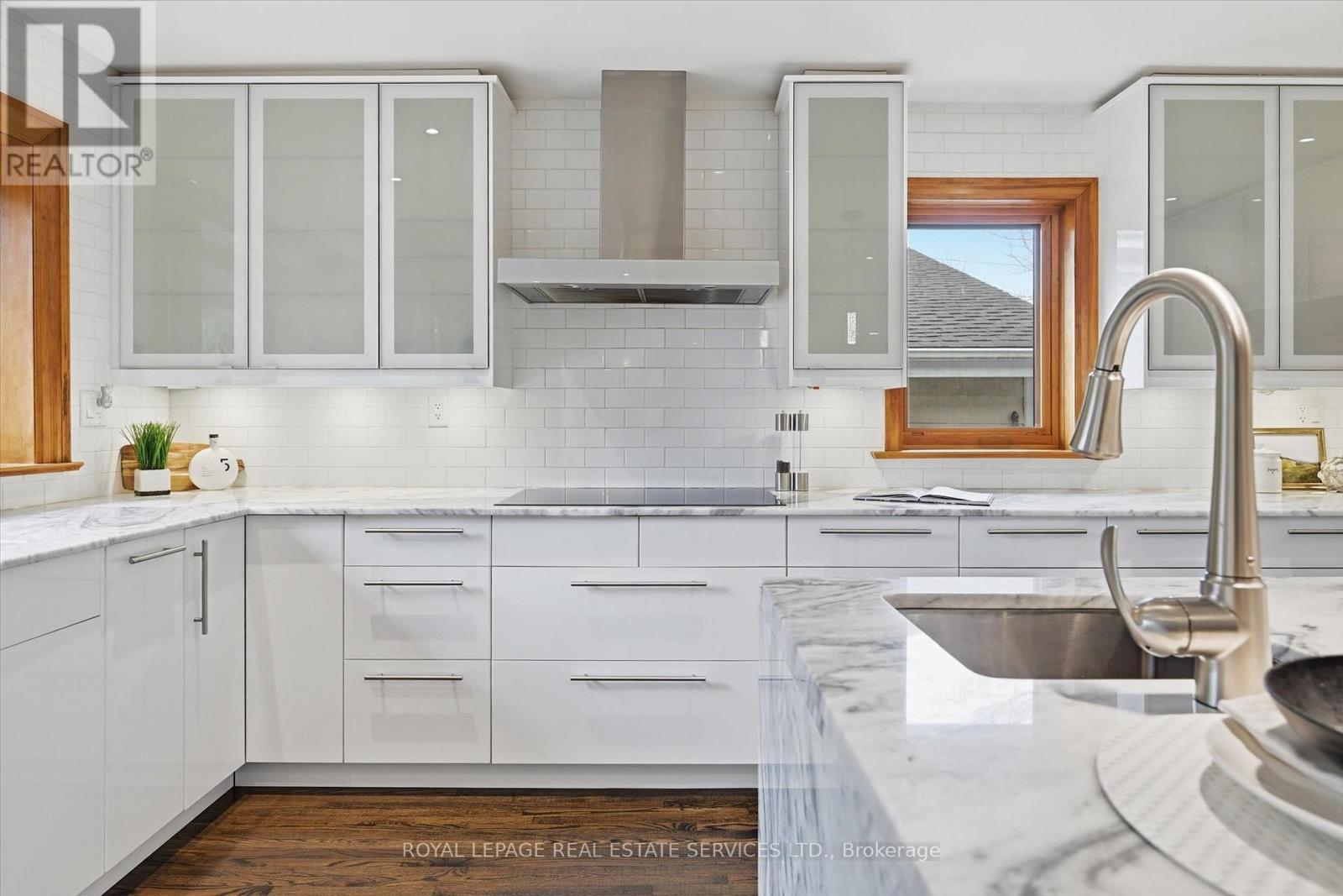 












108 LLOYMINN AVENUE

,
Hamilton,




Ontario
L9G1H6

