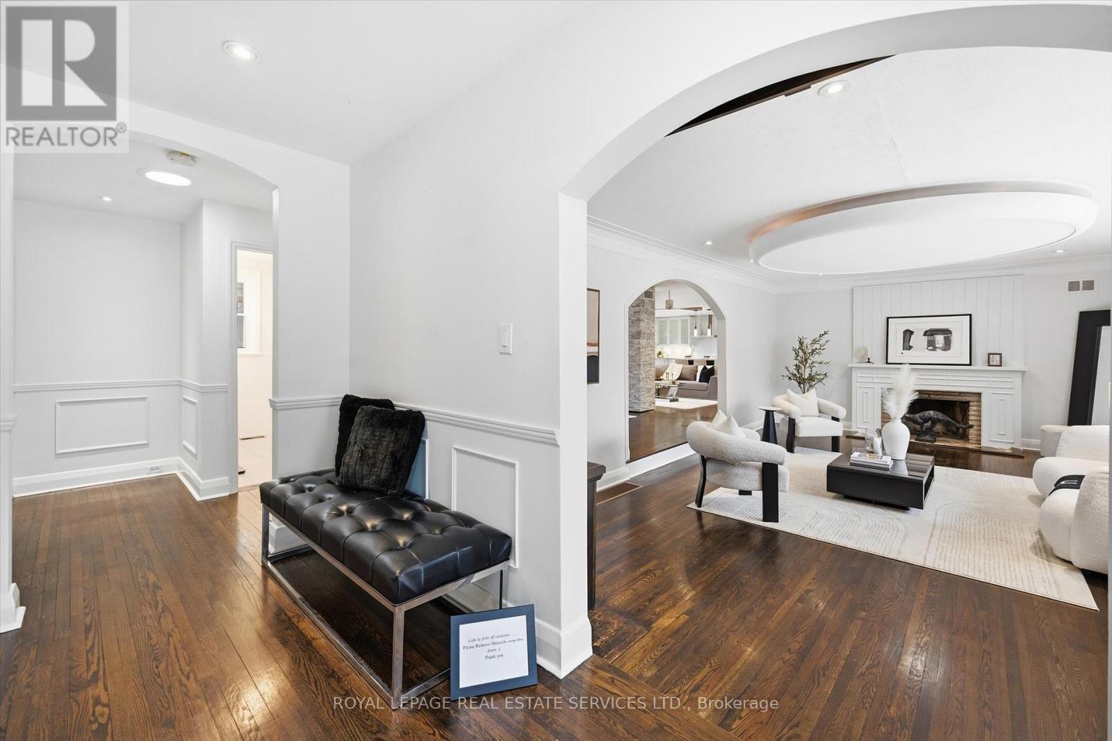 












108 LLOYMINN AVENUE

,
Hamilton,




Ontario
L9G1H6

