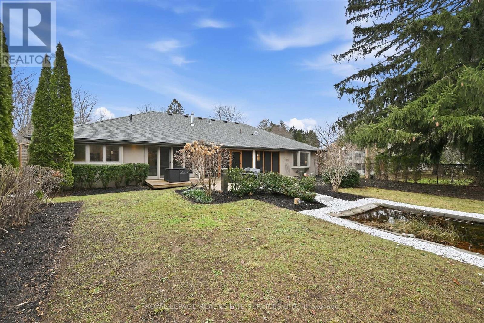 












108 LLOYMINN AVENUE

,
Hamilton,




Ontario
L9G1H6

