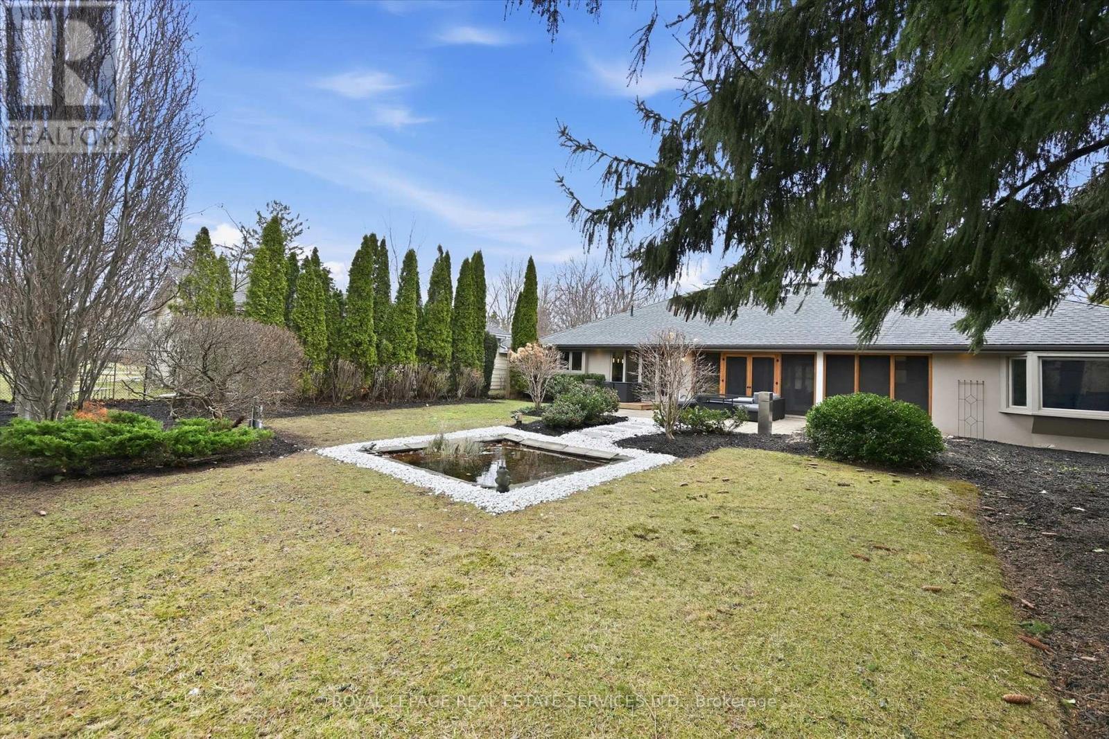 












108 LLOYMINN AVENUE

,
Hamilton,




Ontario
L9G1H6

