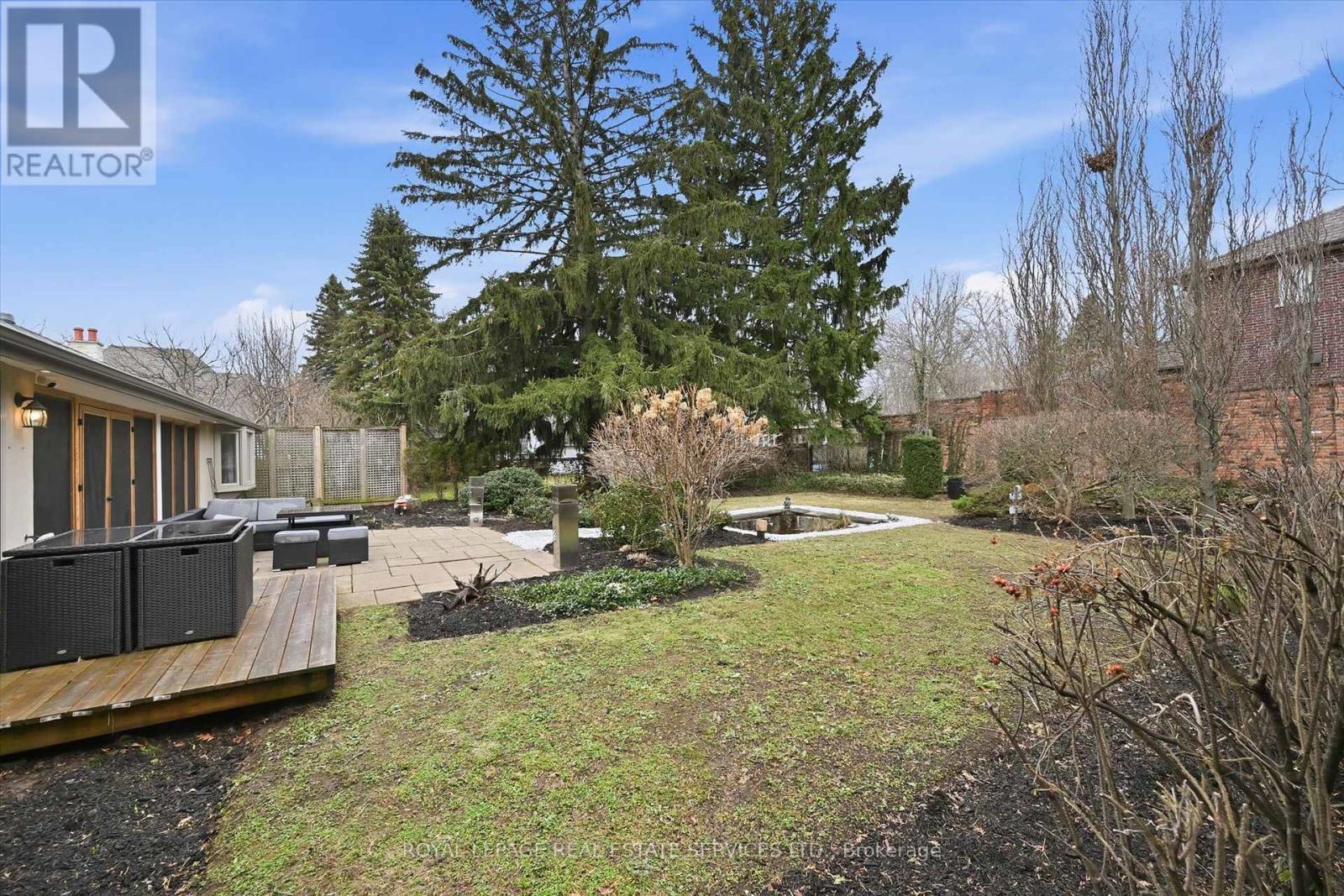 












108 LLOYMINN AVENUE

,
Hamilton,




Ontario
L9G1H6

