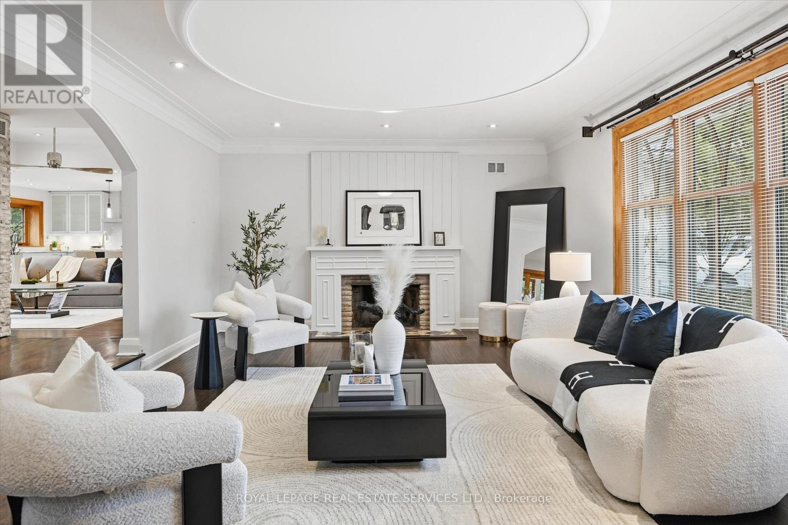 












108 LLOYMINN AVENUE

,
Hamilton,




Ontario
L9G1H6

