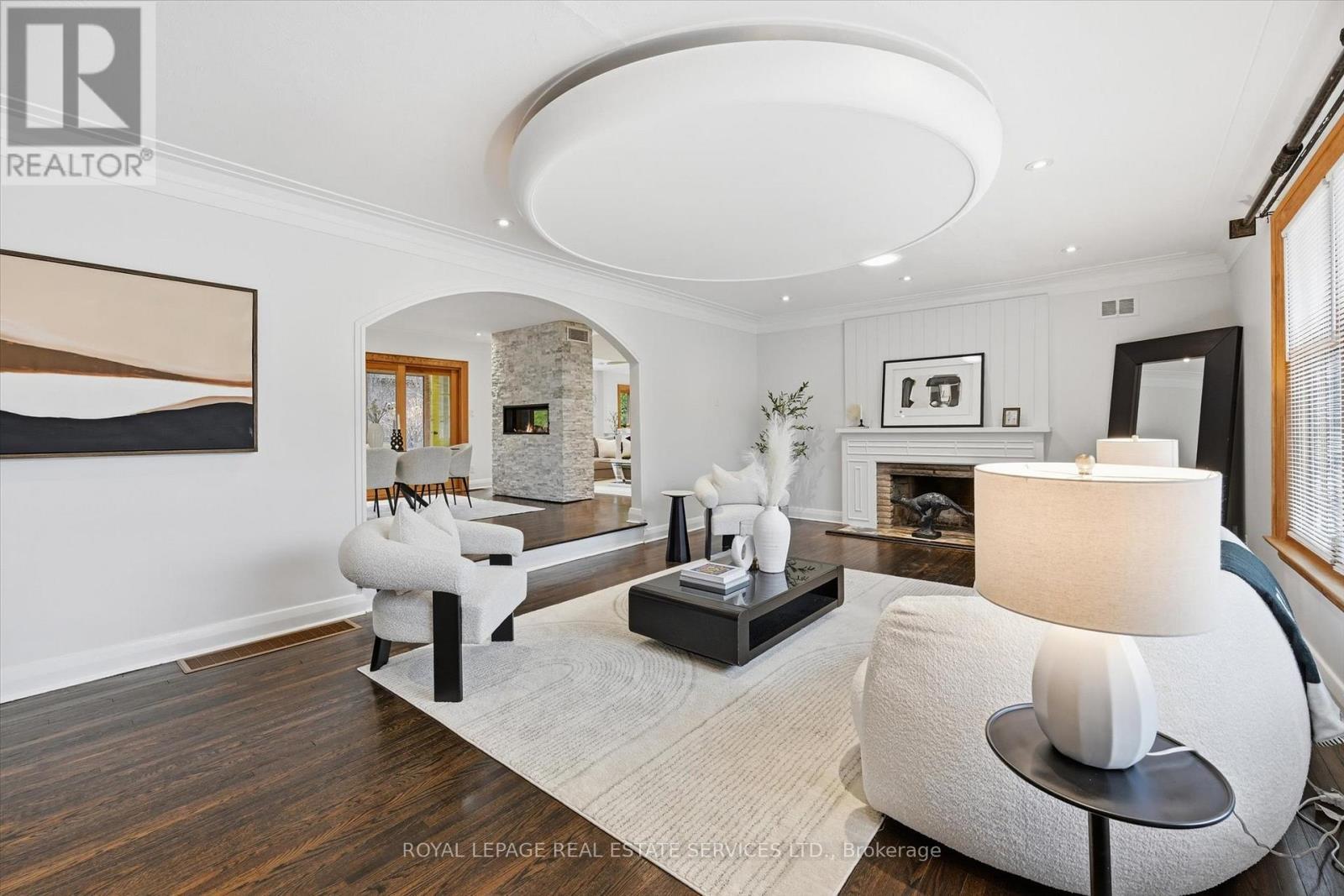 












108 LLOYMINN AVENUE

,
Hamilton,




Ontario
L9G1H6

