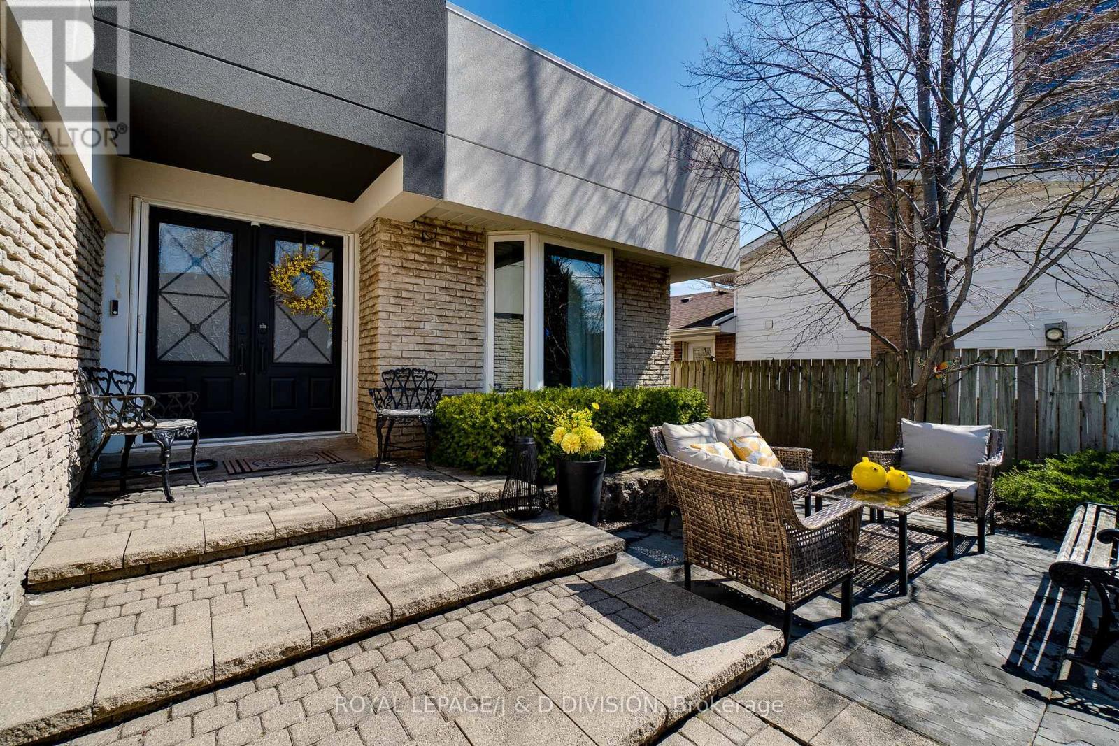 












365 LYNN PLACE

,
Oakville,




Ontario
L6H2C5

