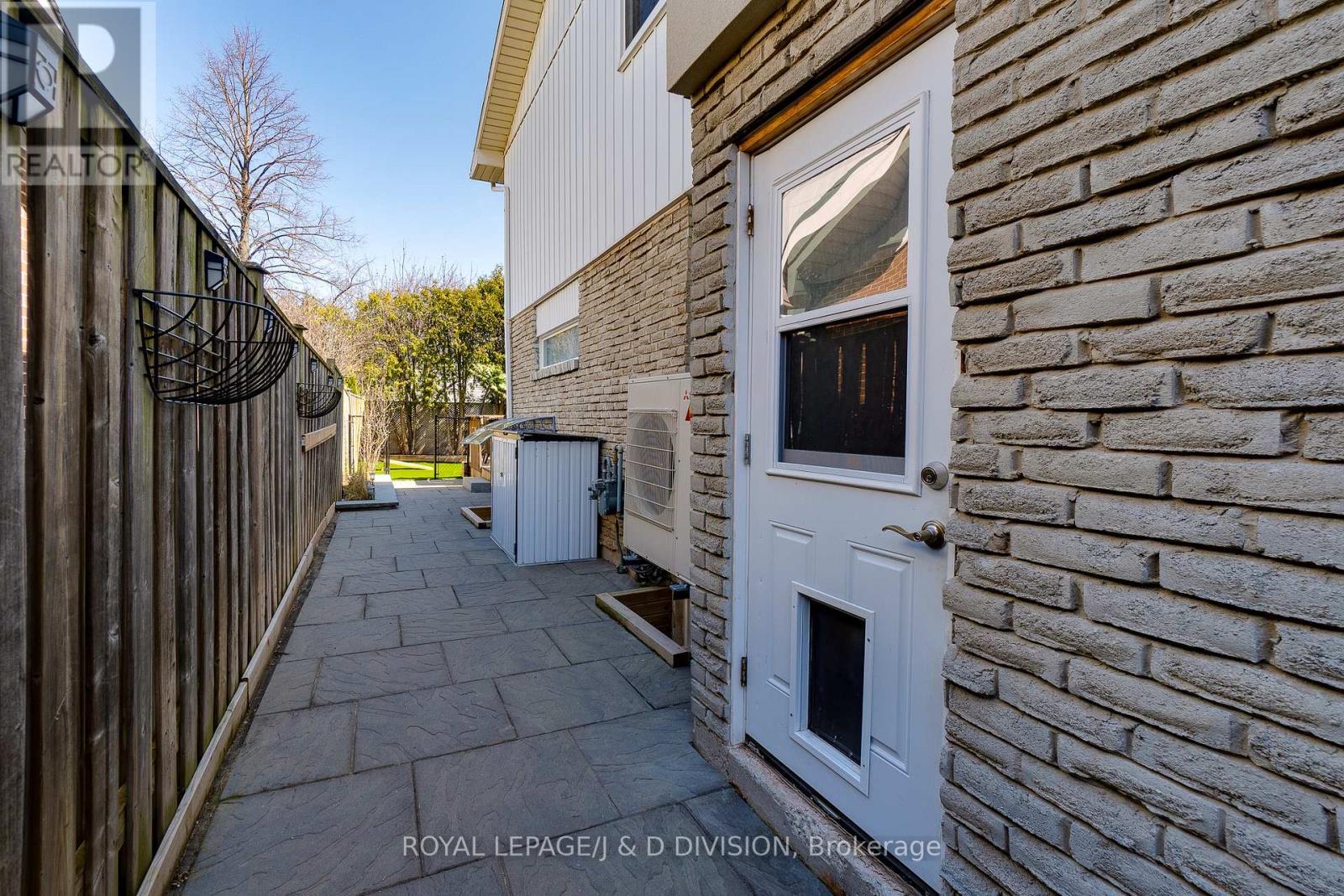 












365 LYNN PLACE

,
Oakville,




Ontario
L6H2C5

