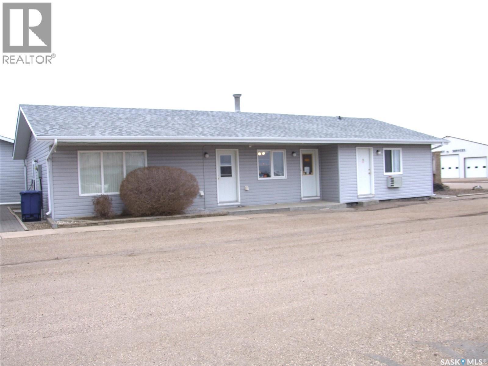 












401 Martin STREET

,
Burstall,




Saskatchewan
S0N0H0

