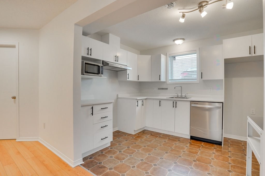 









292


Rue de l'Atmosphère

, 1,
Gatineau (Aylmer),




QC
J9J3V2

