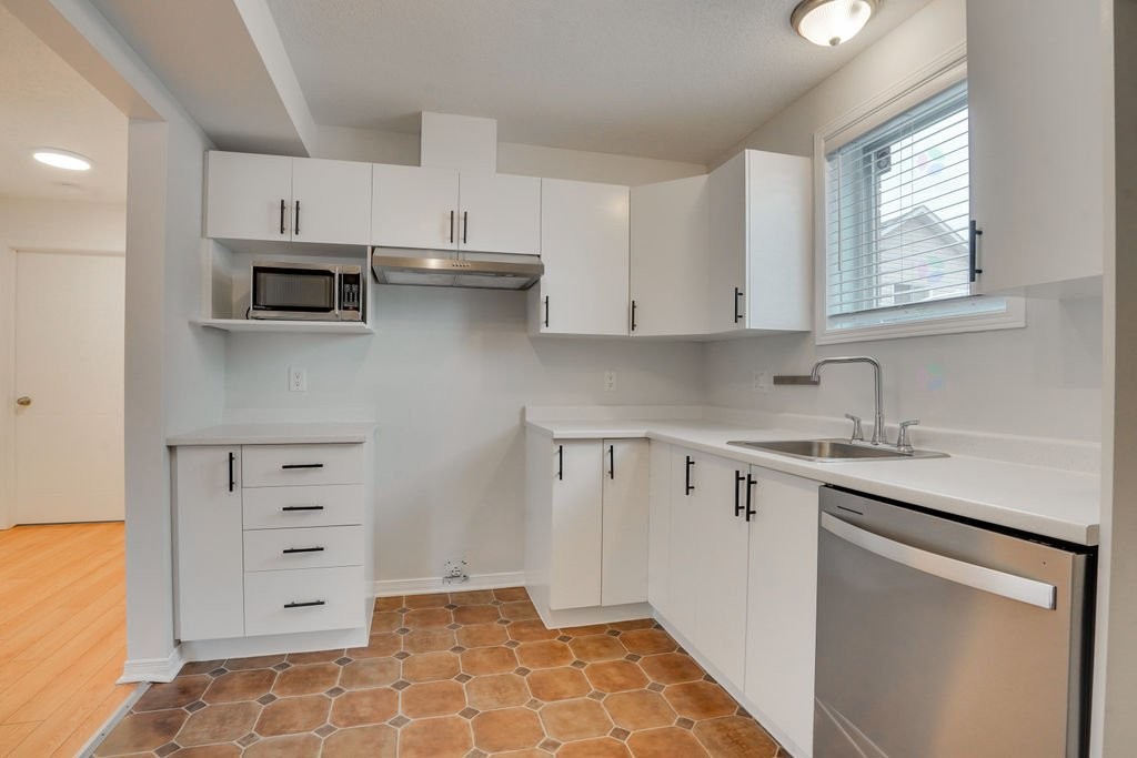 









292


Rue de l'Atmosphère

, 1,
Gatineau (Aylmer),




QC
J9J3V2

