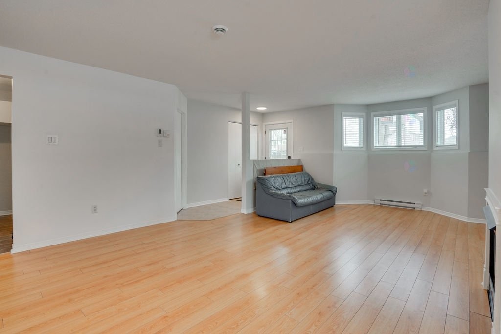 









292


Rue de l'Atmosphère

, 1,
Gatineau (Aylmer),




QC
J9J3V2

