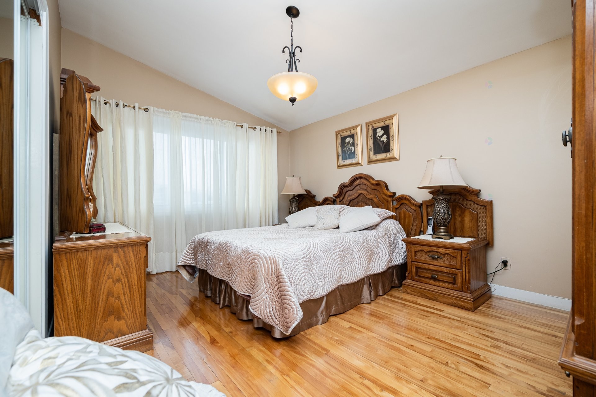 









1446


Rue Franklin

,
Laval (Chomedey),




QC
H7W1K6

