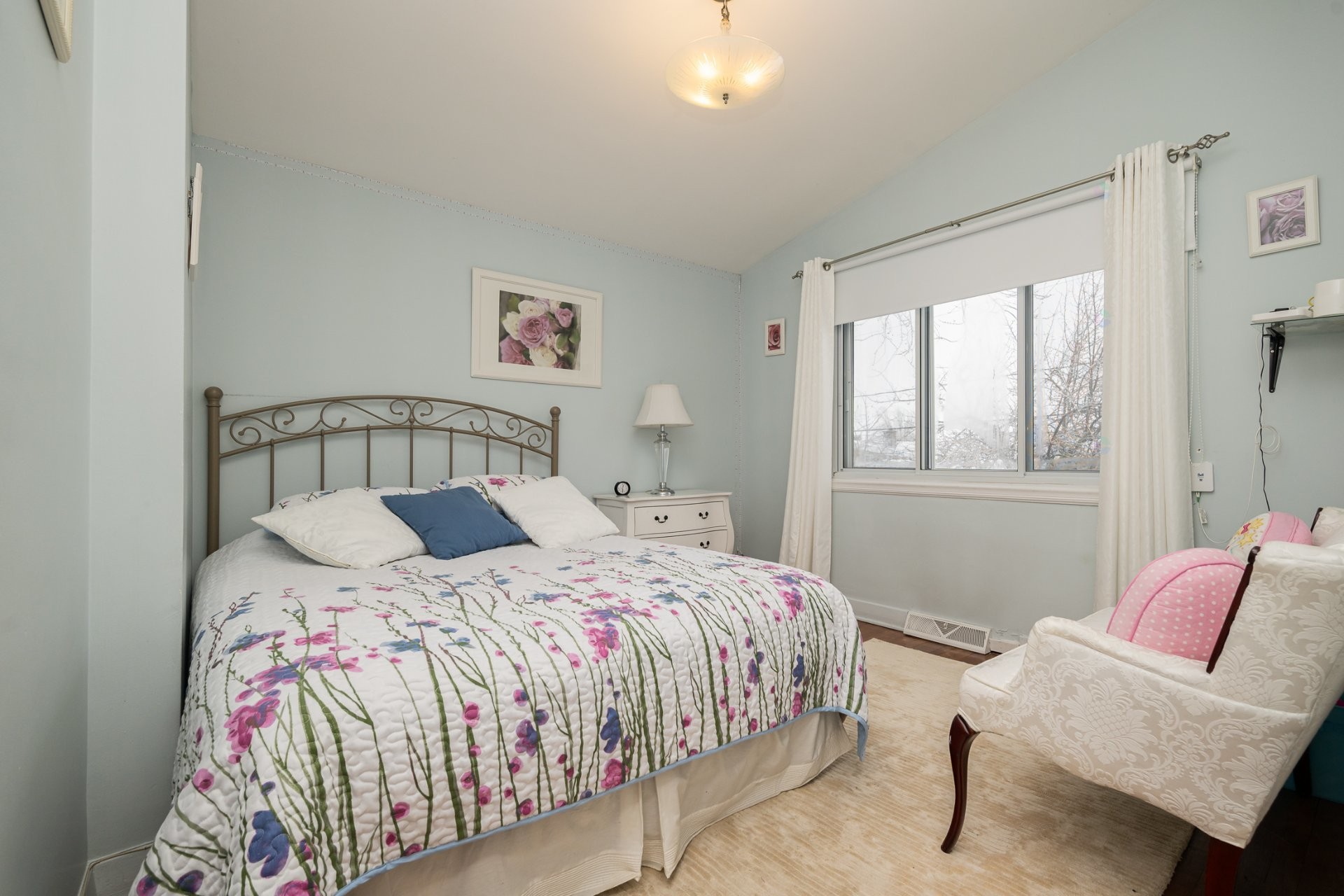 









1446


Rue Franklin

,
Laval (Chomedey),




QC
H7W1K6

