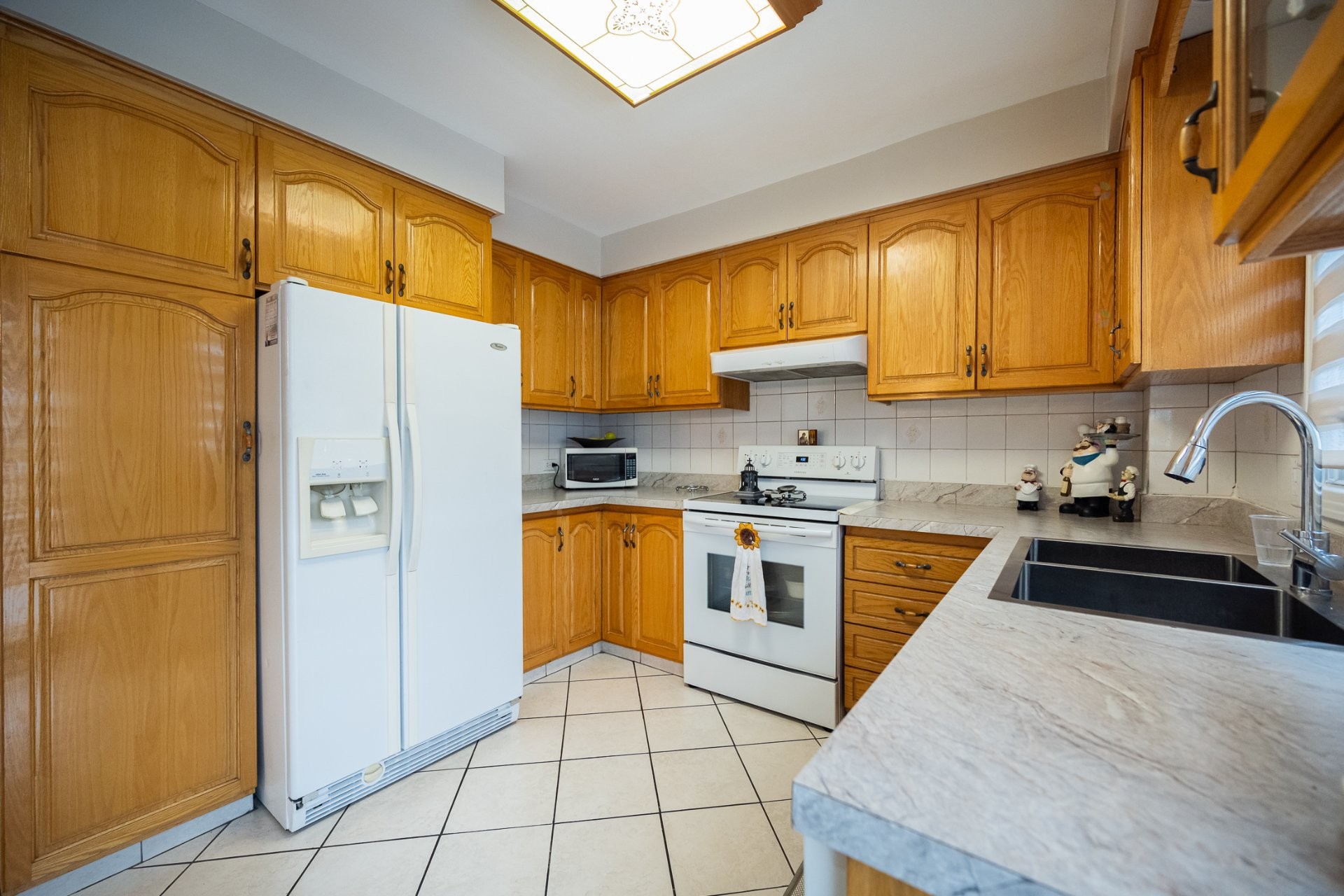 









1446


Rue Franklin

,
Laval (Chomedey),




QC
H7W1K6

