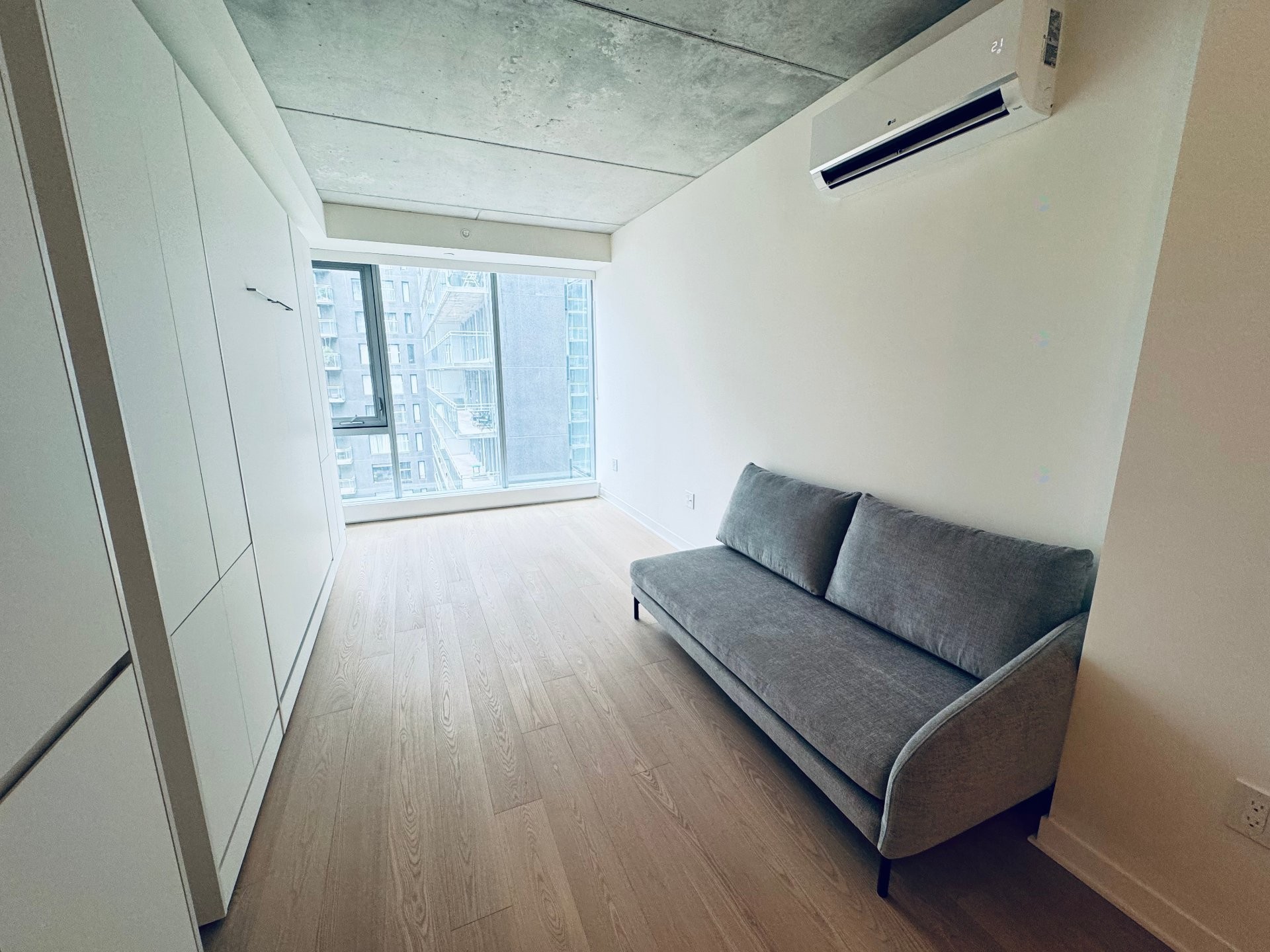 









360


Rue Mayor

, 810,
Montréal (Ville-Marie),




QC
H3A0J4

