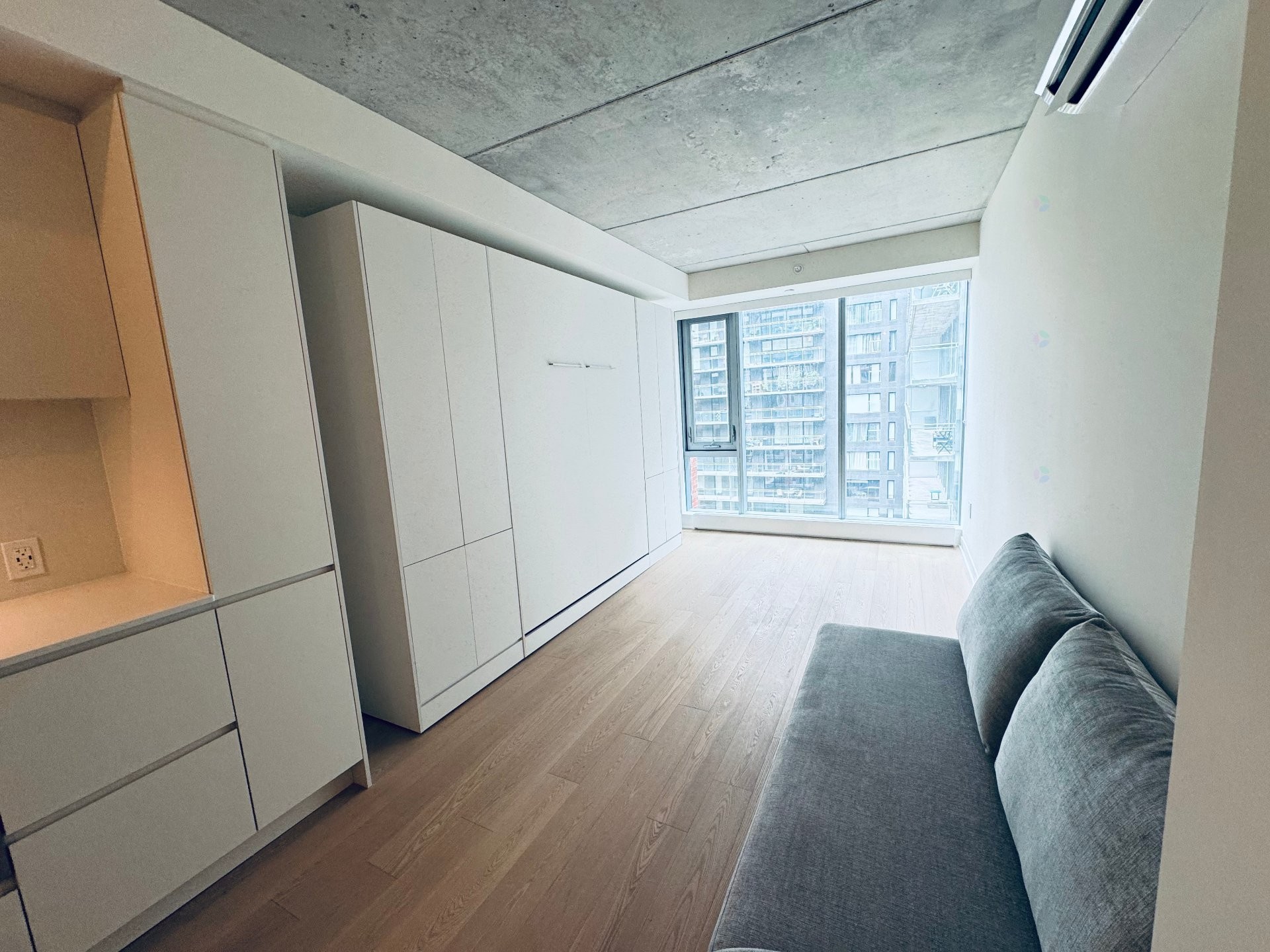 









360


Rue Mayor

, 810,
Montréal (Ville-Marie),




QC
H3A0J4

