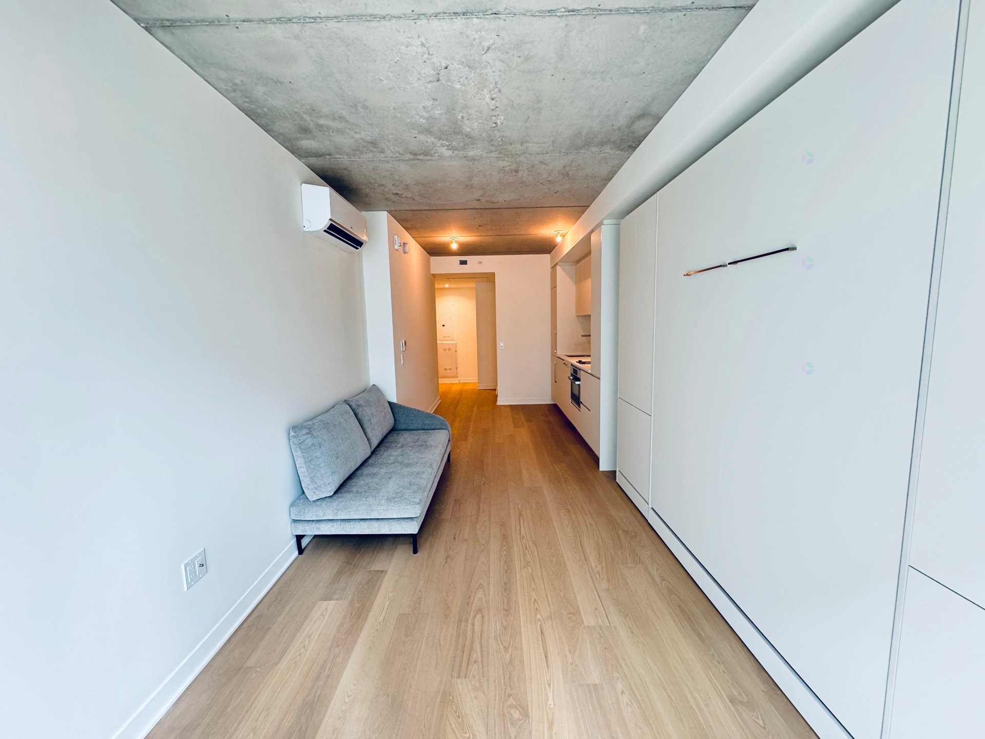 









360


Rue Mayor

, 810,
Montréal (Ville-Marie),




QC
H3A0J4

