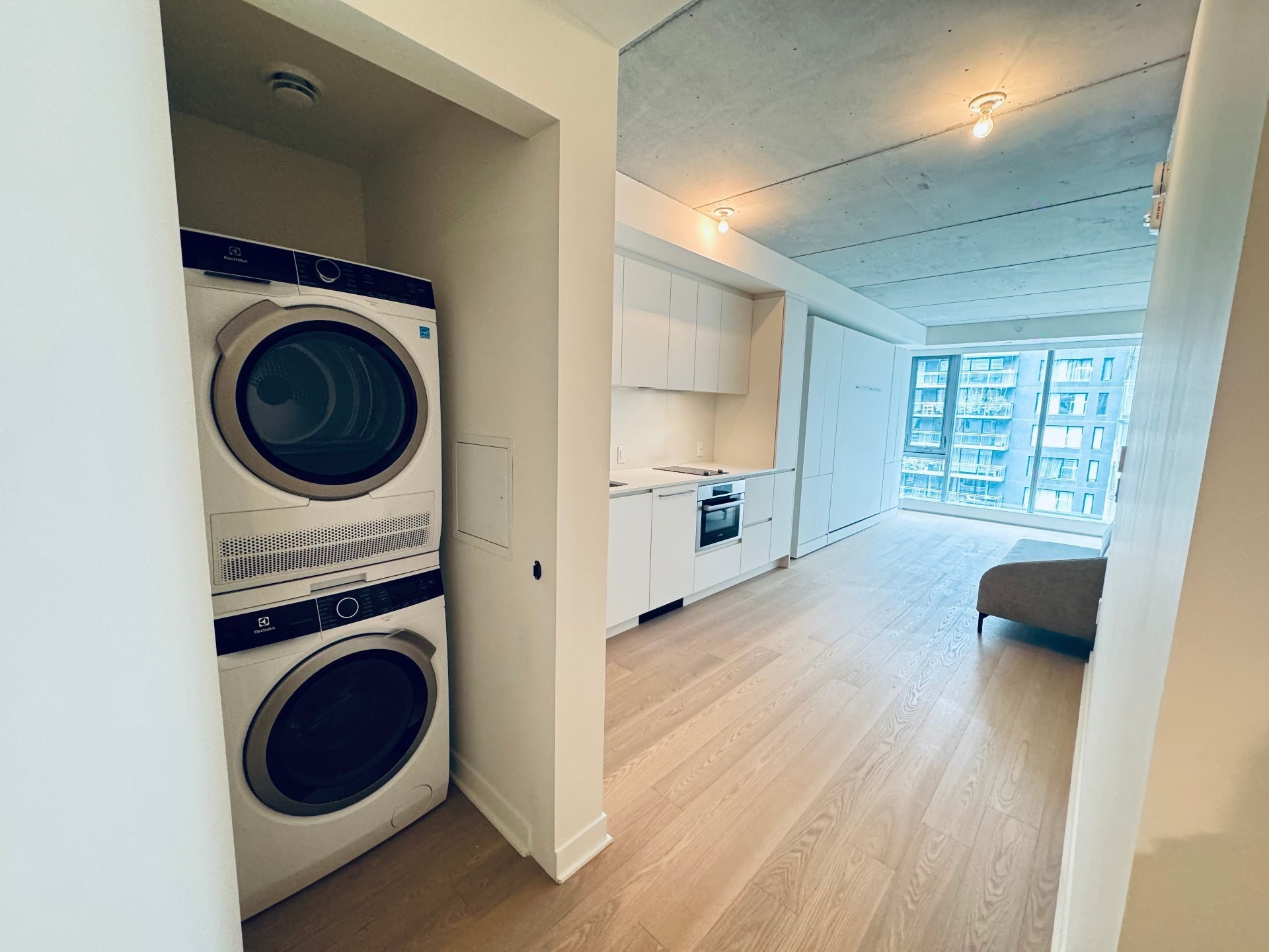 









360


Rue Mayor

, 810,
Montréal (Ville-Marie),




QC
H3A0J4

